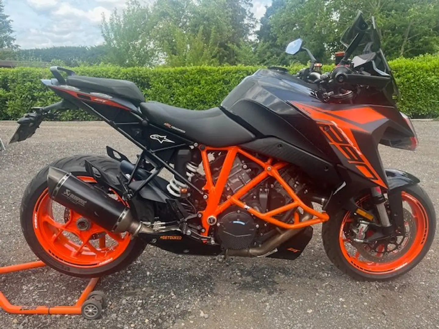 KTM 1290 Super Duke GT Orange - 1