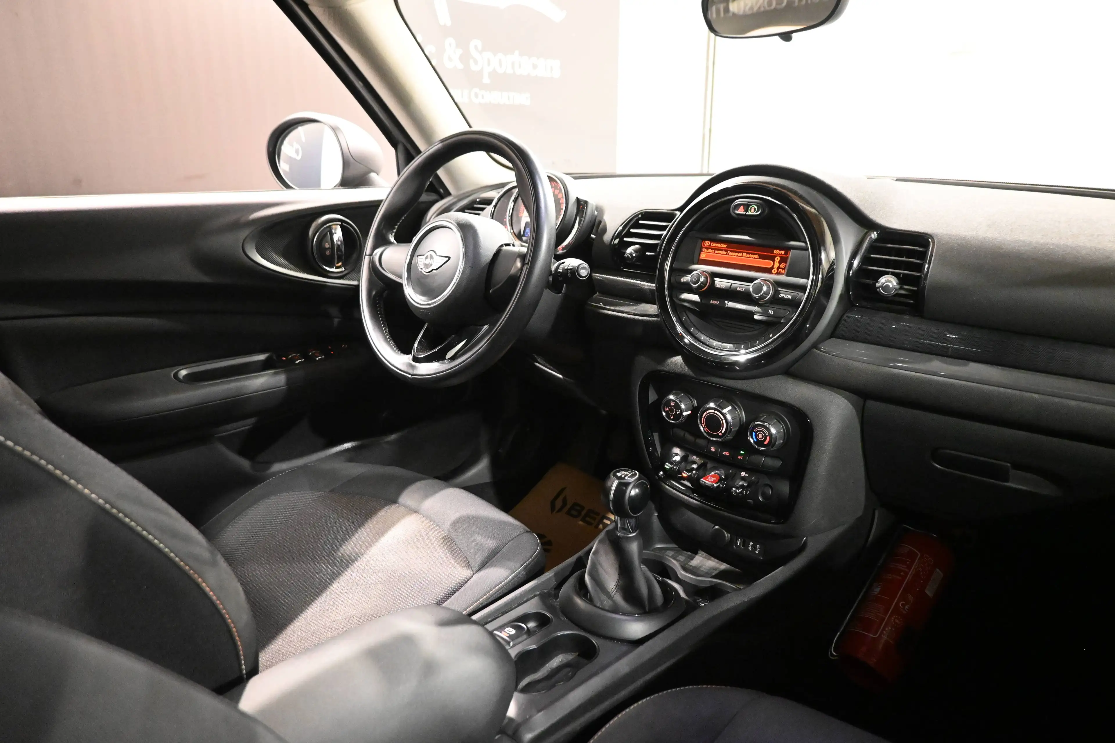 MINI Cooper Clubman 1.5i CLUBMAN / EURO 6b / GPS NAVIGATION / BLUETOOTH / PDC / CARNET MINI !! — photo 12