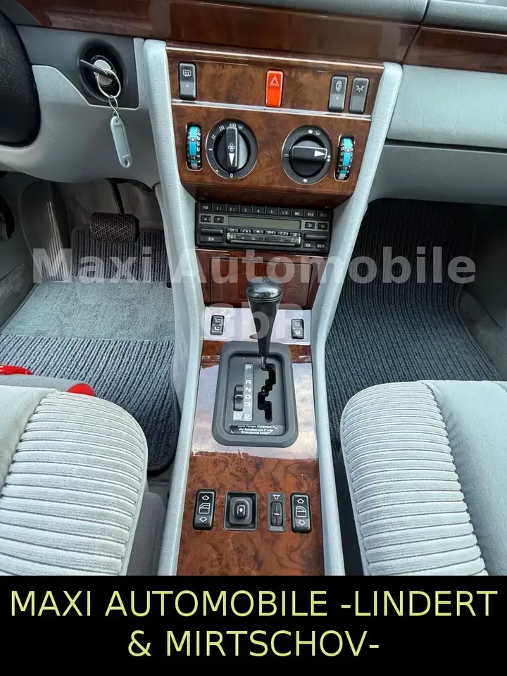 Mercedes-Benz 300 CE, foto 12