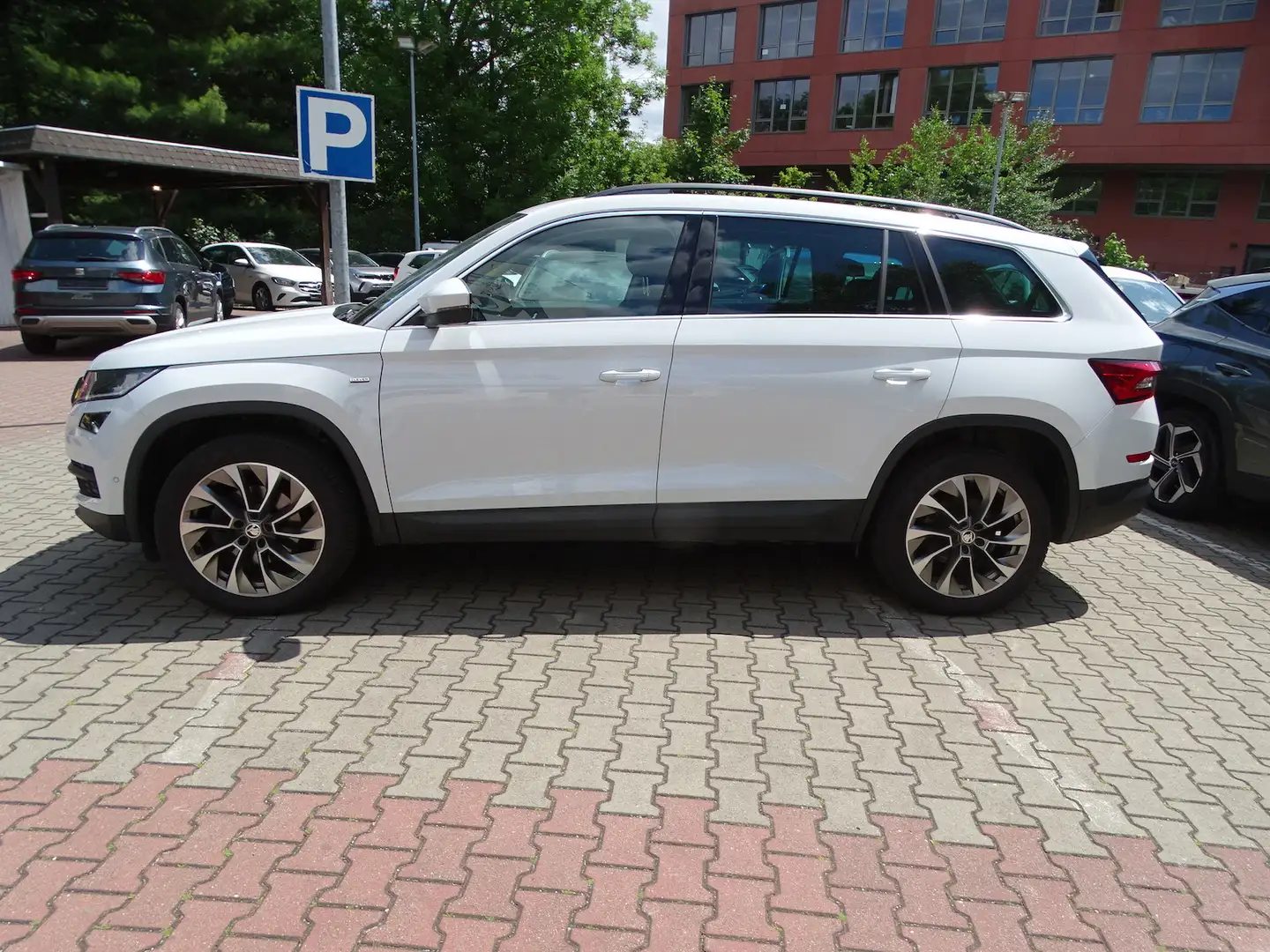 Skoda Kodiaq 1.5 TSI Clever Autom. Panor. 7 Sitzer Blanc - 2