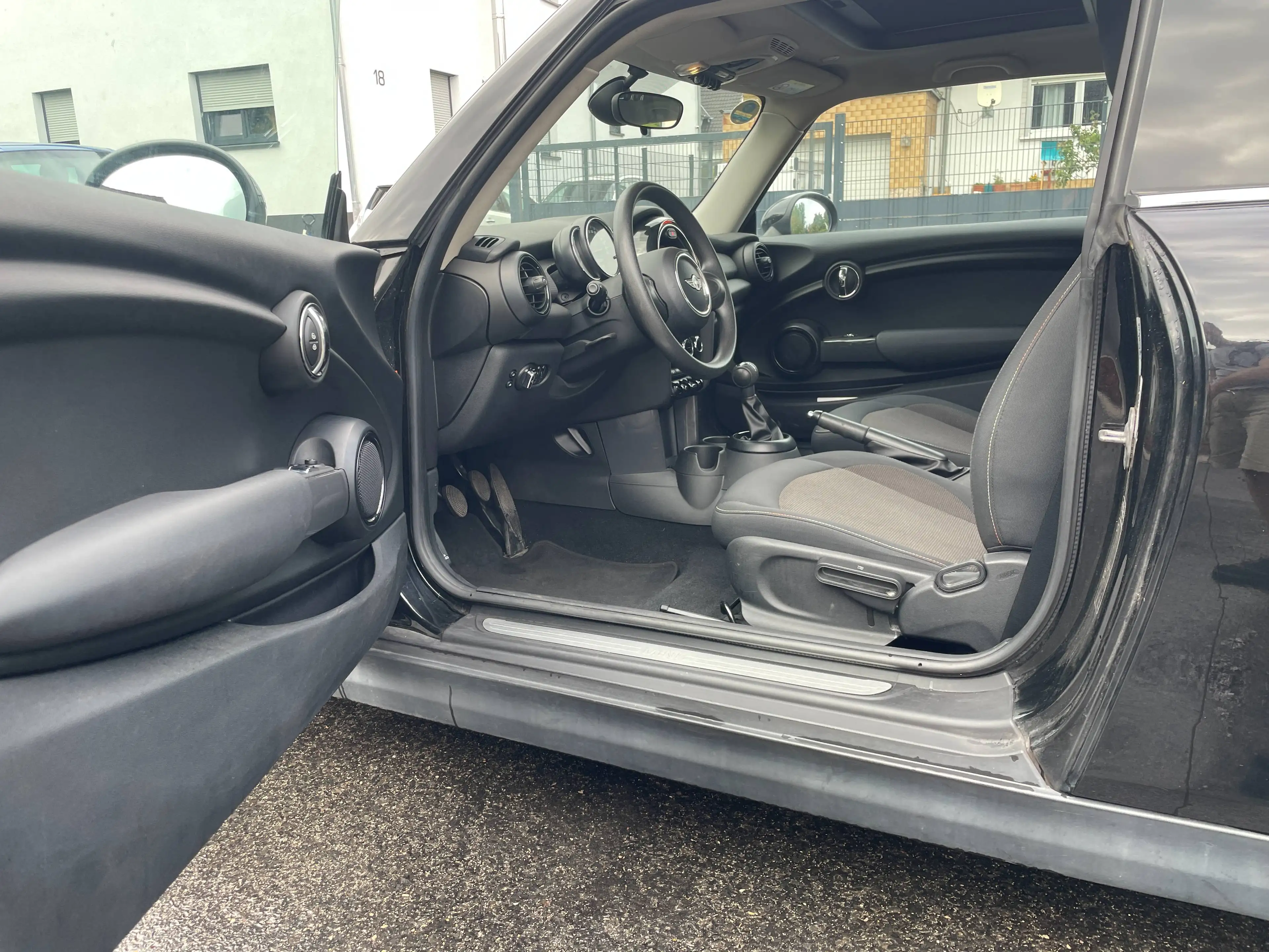 MINI Cooper D 1.5TDI EURO 6 — photo 7