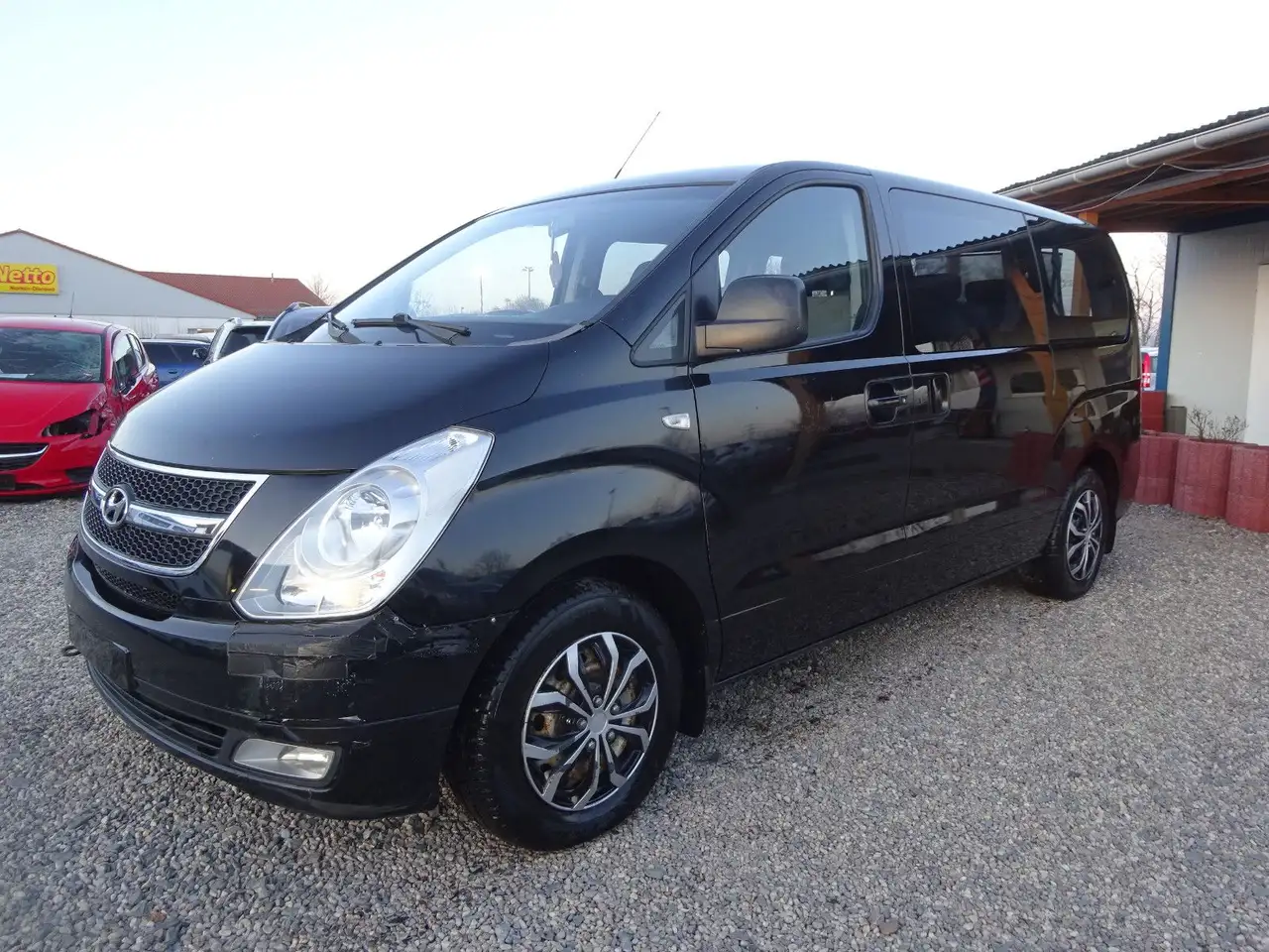 Hyundai H-1