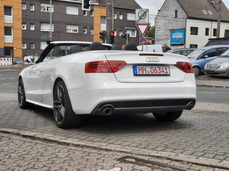 Audi A5 A5 Cabrio Diesel Cabrio 3.0 TDI DPF quattro S-Line — photo 3