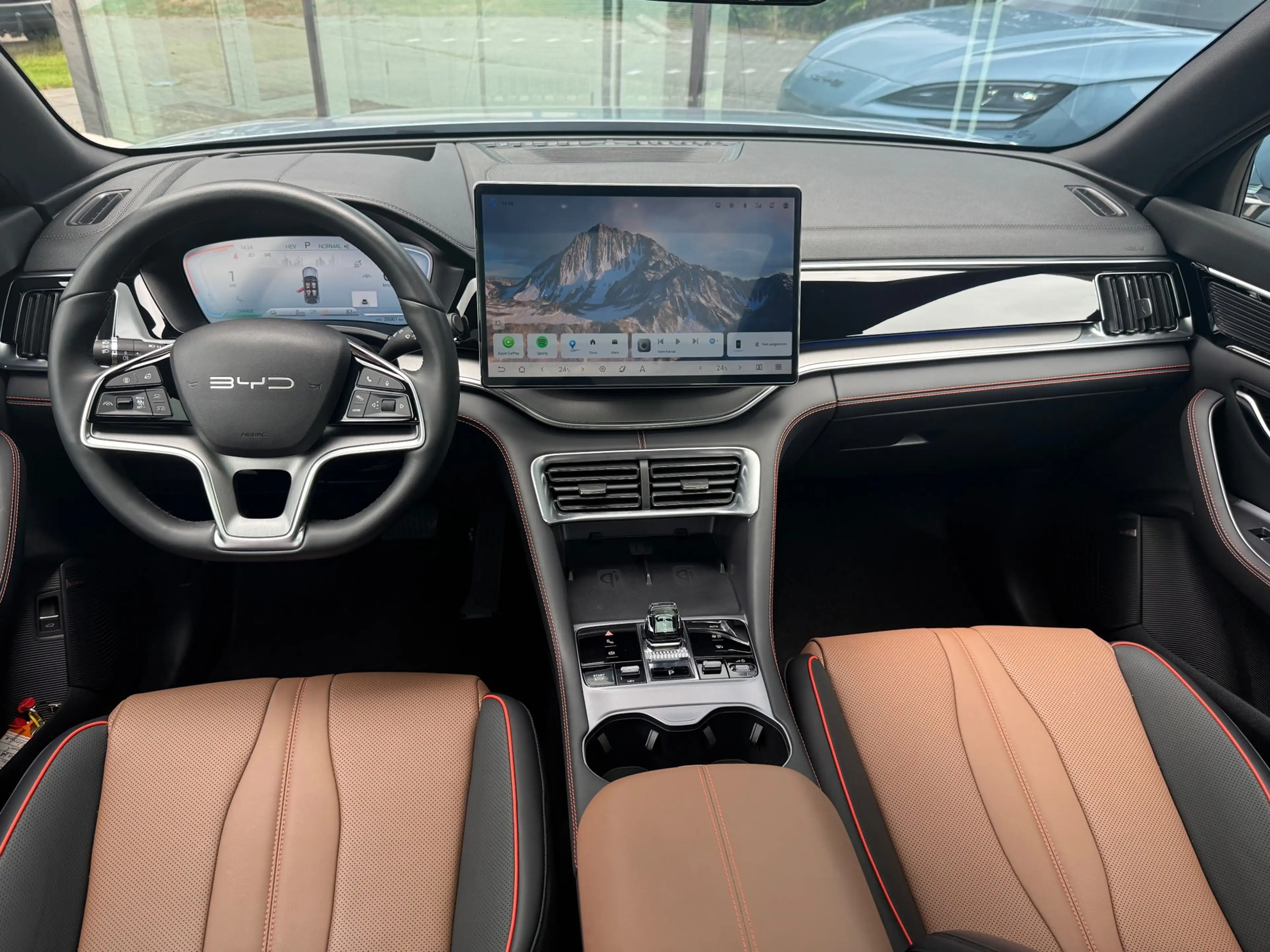 BYD Seal U 1.5 DM-i FWD Boost - Automaat - Navi - Pano/Schuif — photo 2