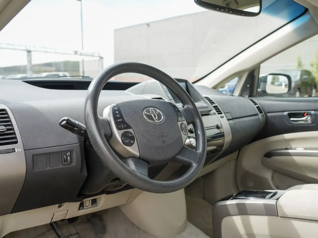 Toyota Prius снимка Toyota Prius