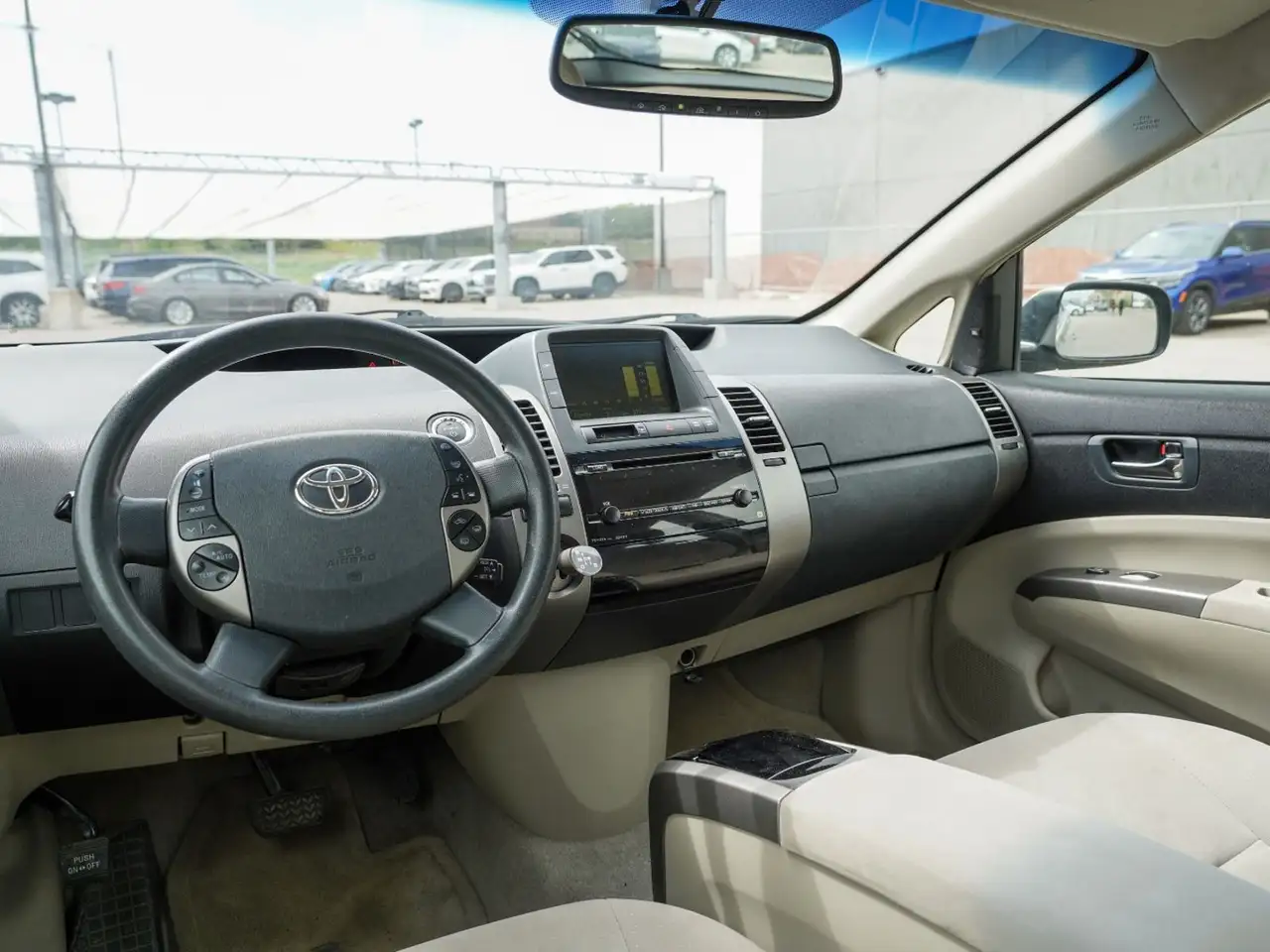 Toyota Prius снимка Toyota Prius