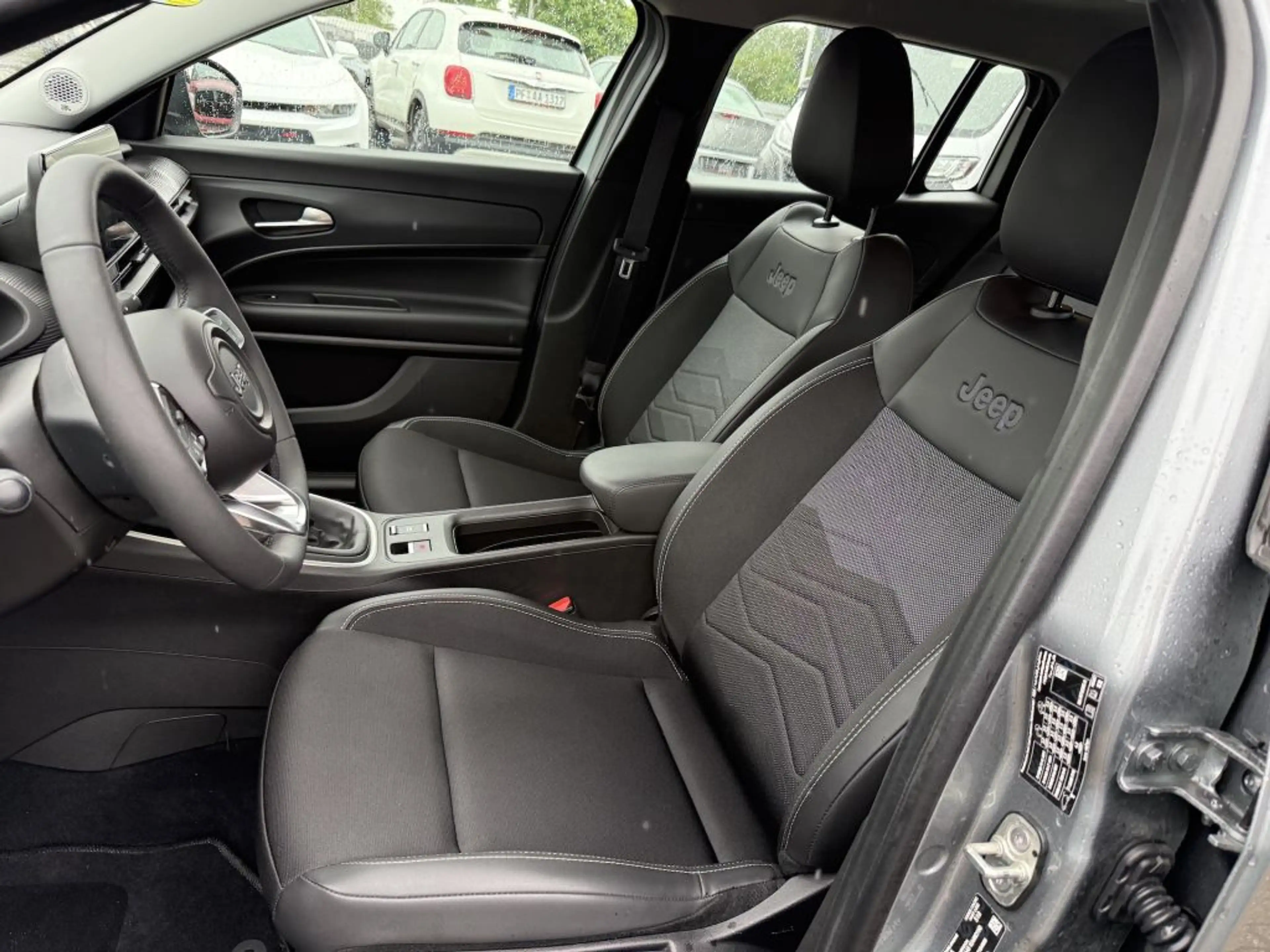 Jeep Avenger 1.2 GSE T3 Turbo-Benzin GDI Altitude — photo 12