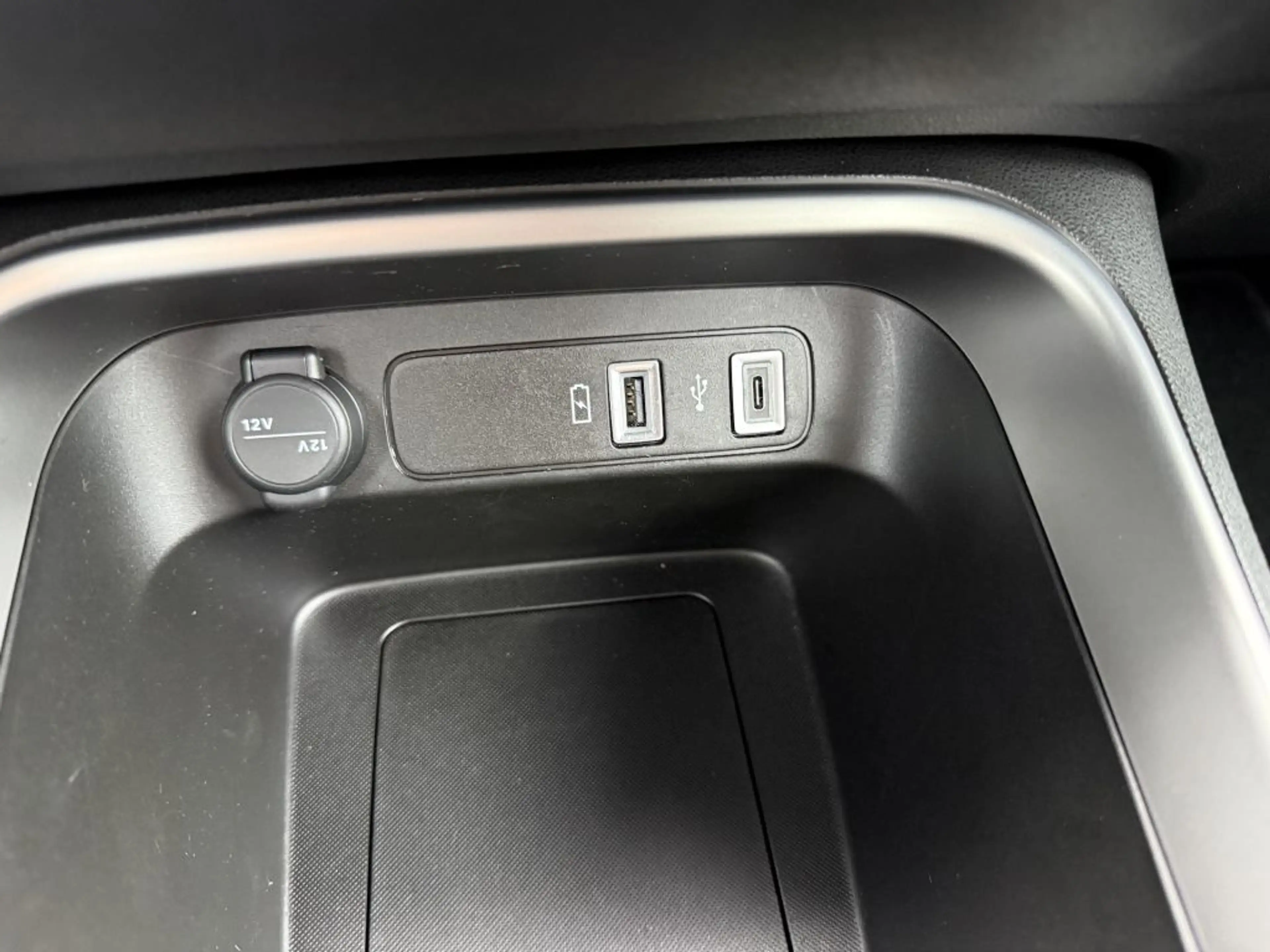 Jeep Avenger 1.2 GSE T3 Turbo-Benzin GDI Altitude — photo 21