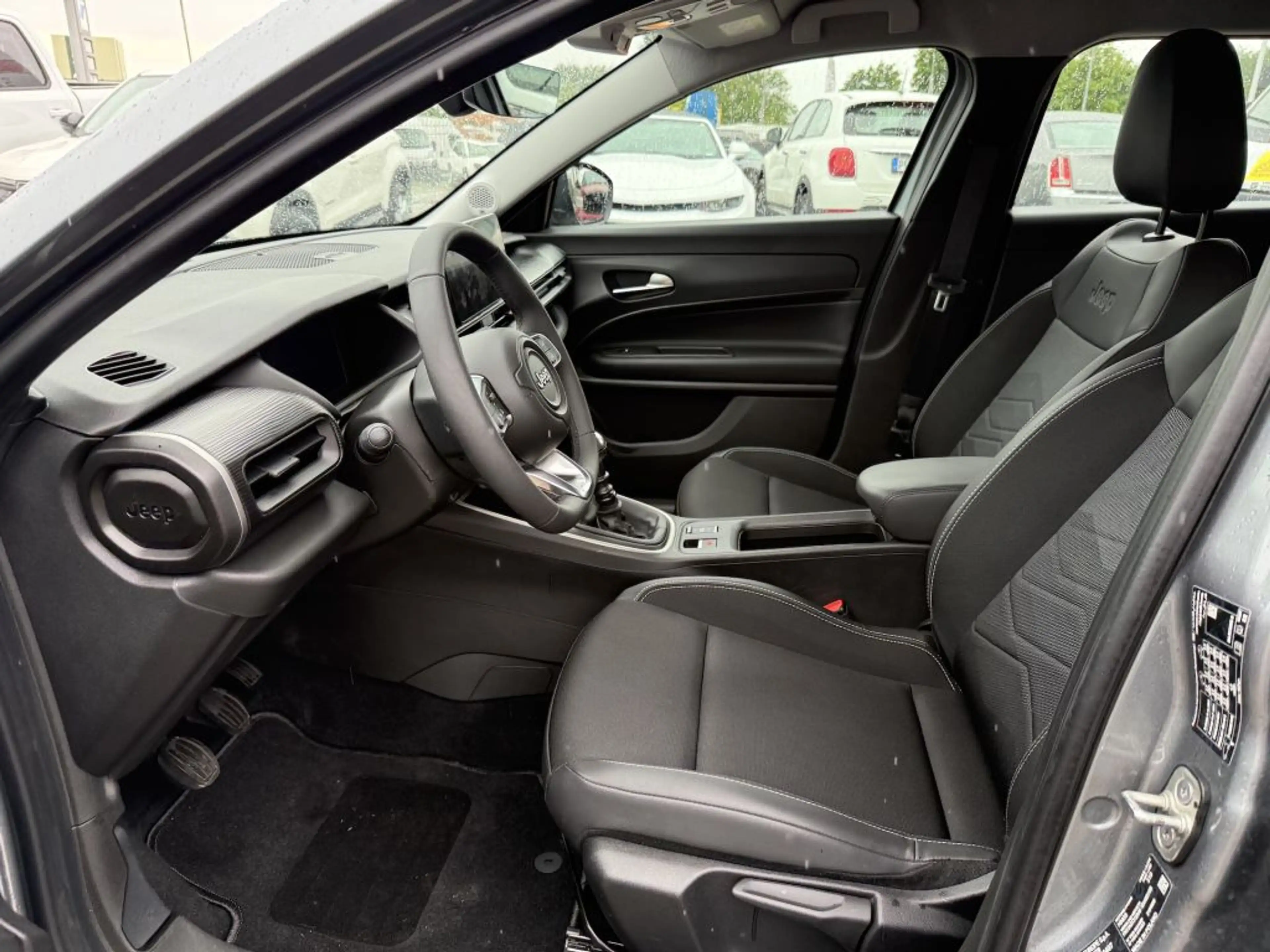 Jeep Avenger 1.2 GSE T3 Turbo-Benzin GDI Altitude — photo 10