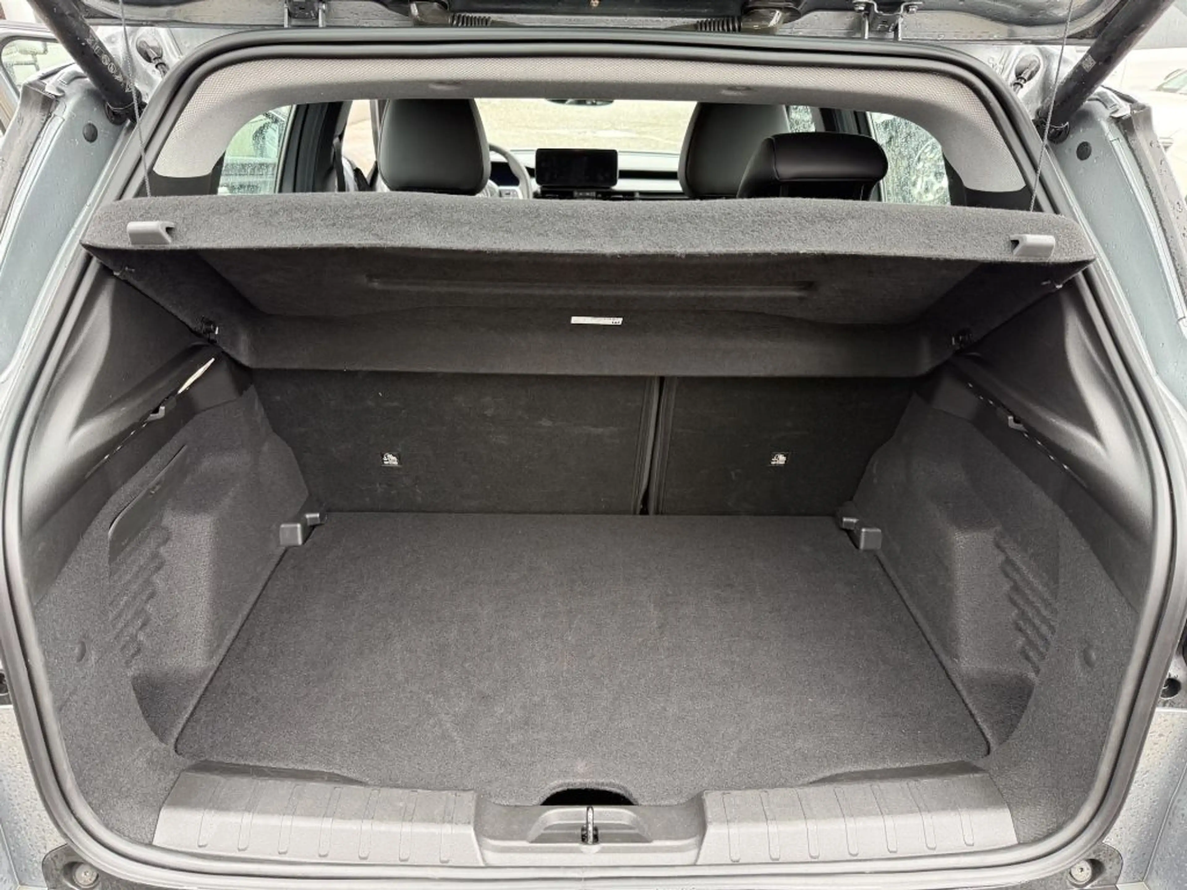 Jeep Avenger 1.2 GSE T3 Turbo-Benzin GDI Altitude — photo 14