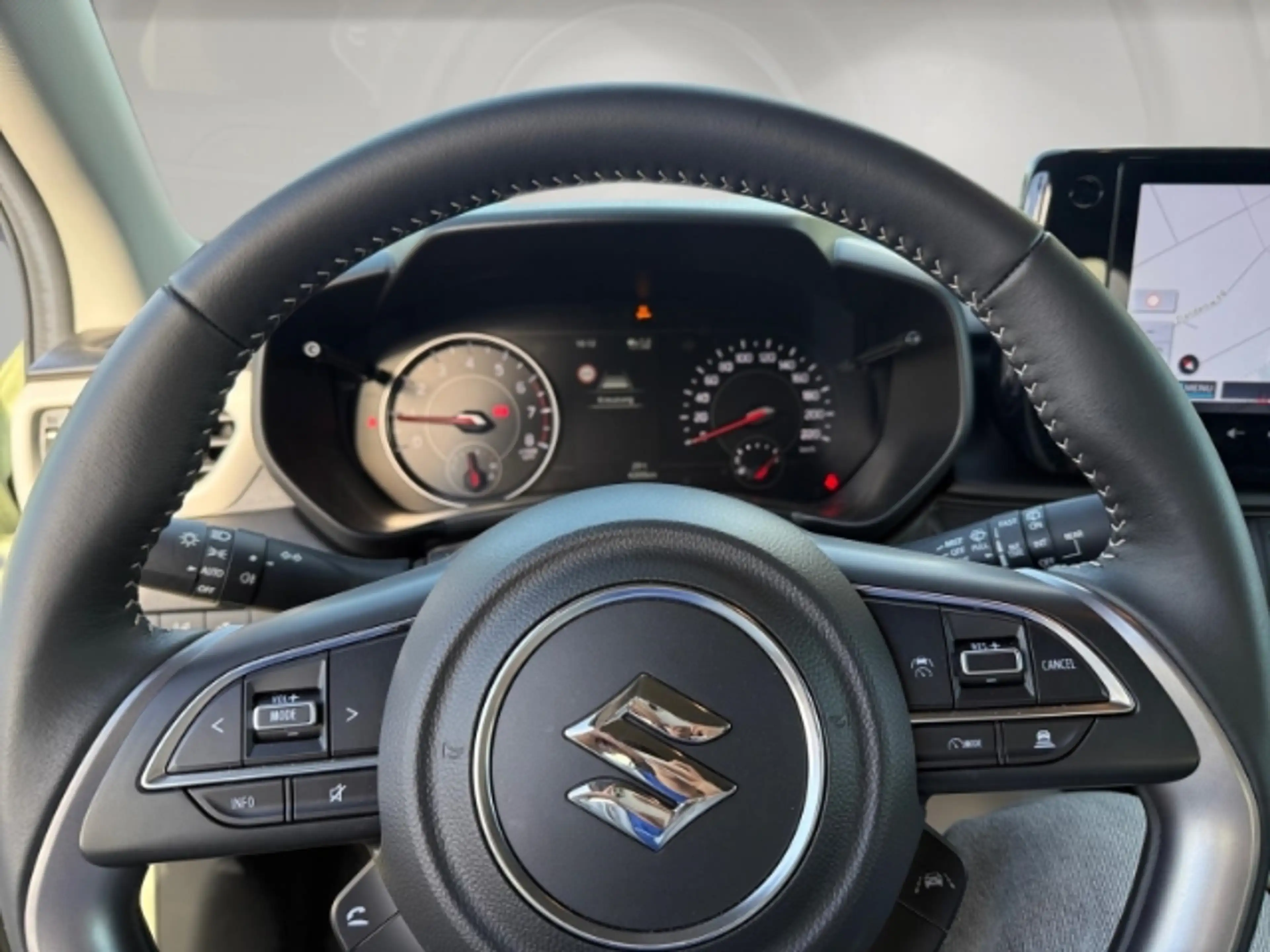 Suzuki Swift Comfort 1.2 Dualjet Hybrid 61 KW /Totwinkelass./ T — photo 9