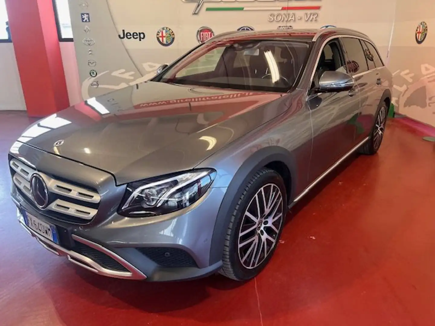 Mercedes-Benz E 220 E 220d S.W. 4Matic Auto Premium All-Terrain Grigio - 2