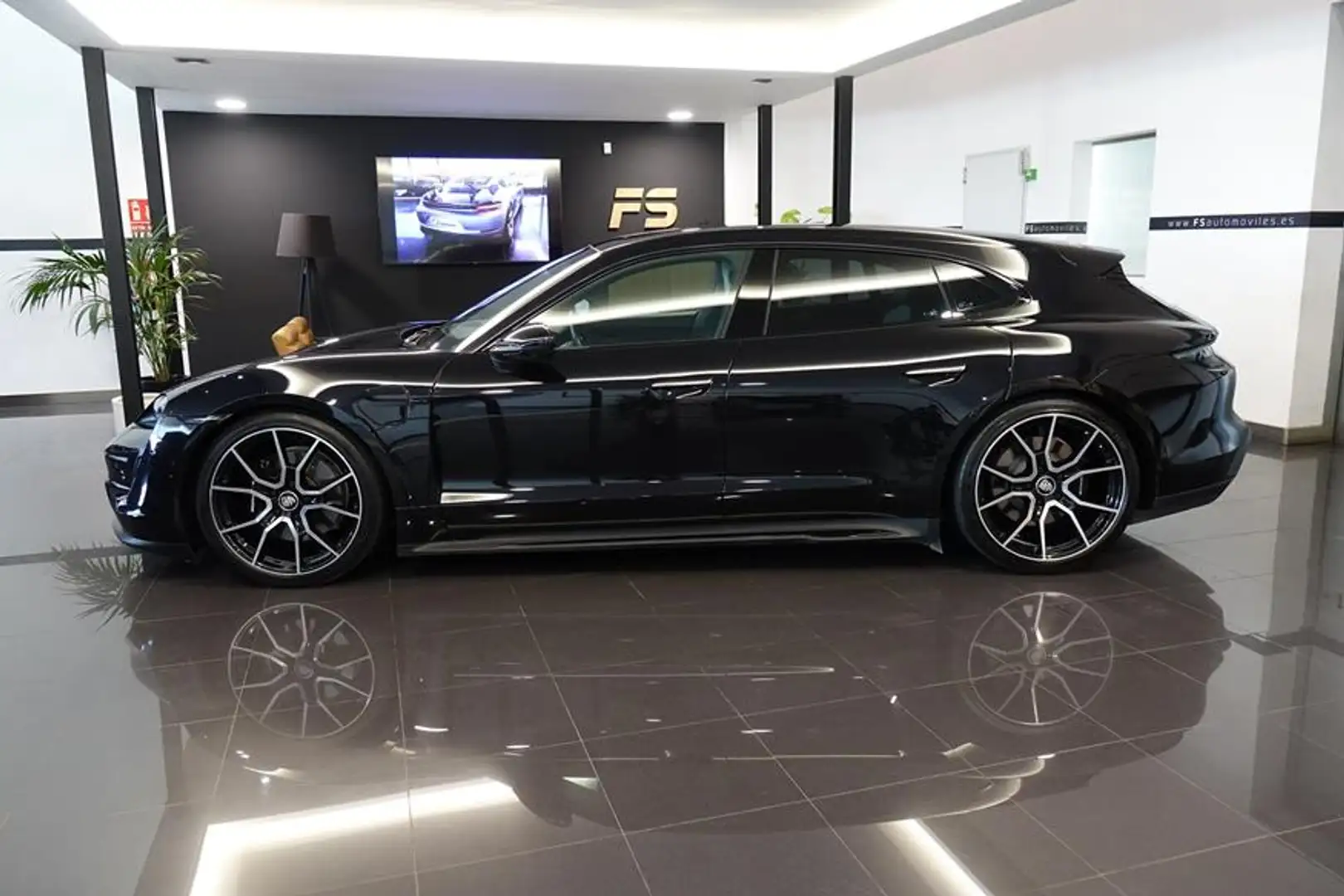Porsche Taycan 4S Sport Turismo Negro - 2