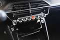 Peugeot 208 Hybrid 110 e-DCS6 GT Schwarz - thumbnail 9