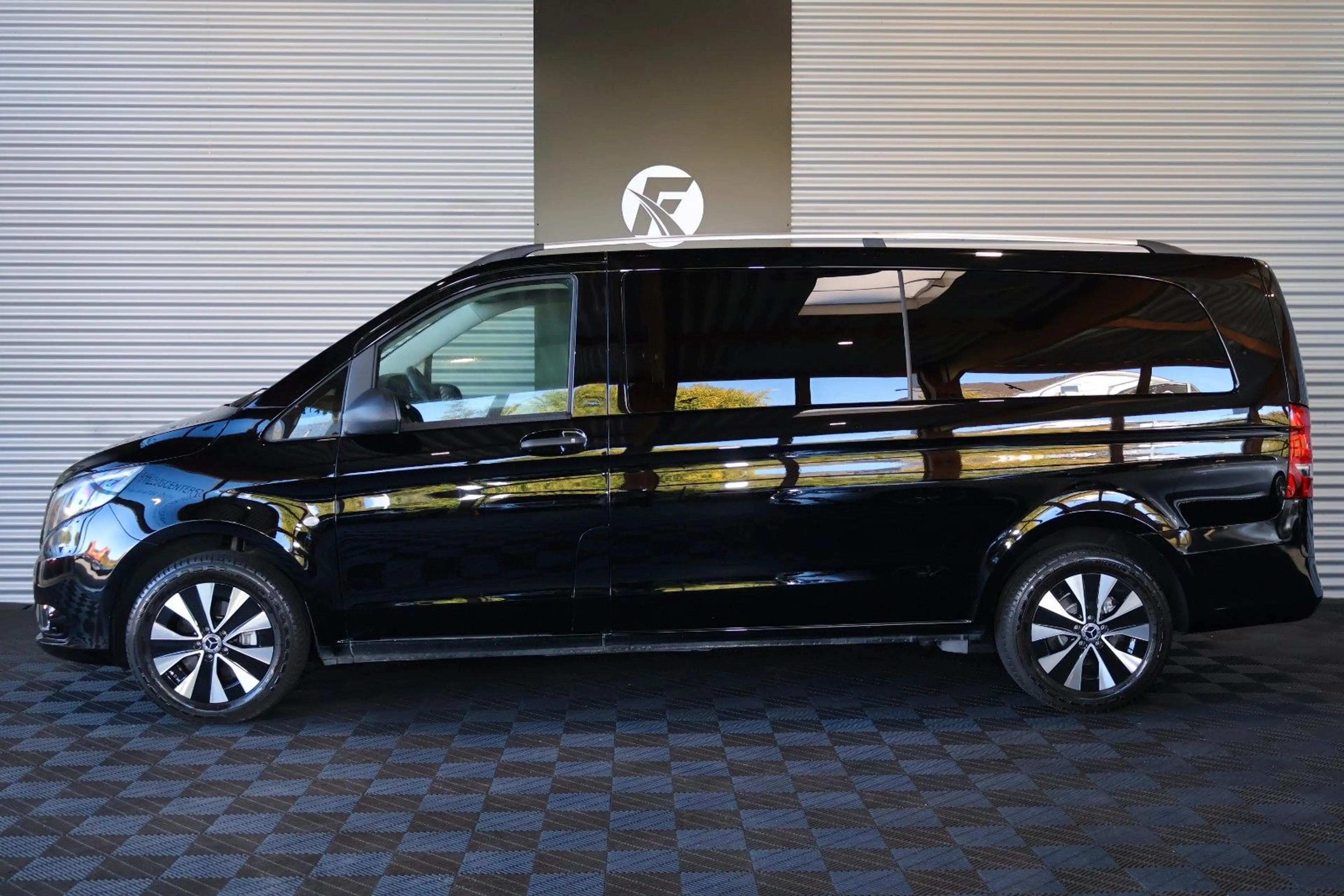 Mercedes-Benz Vito Tourer 114 CDI 4MATIC extralang — photo 2