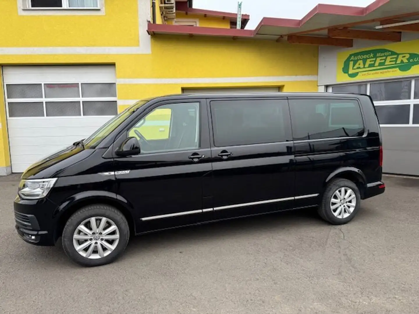 Volkswagen T6 Caravelle Comfortline 2.0TDI DSG lang -TOP!! Černá - 2