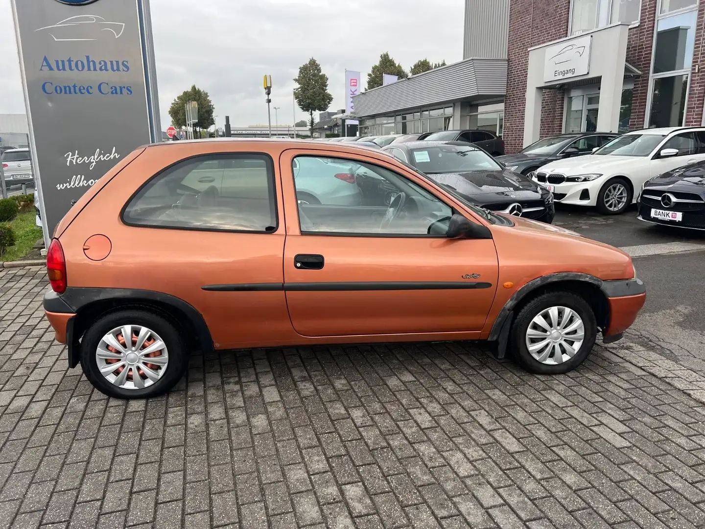Opel Corsa City Marrón - 1