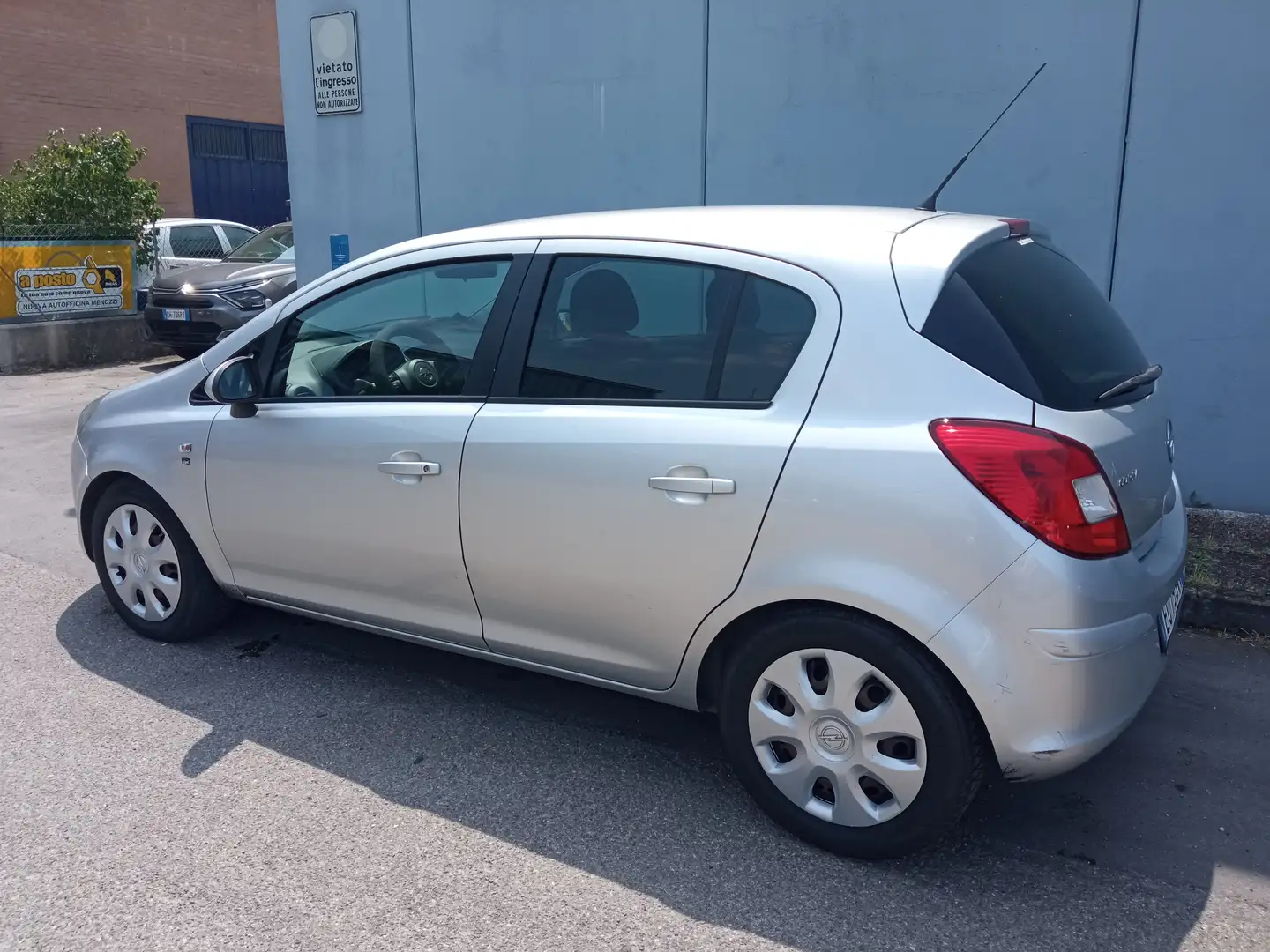 Opel Corsa Corsa IV 2010 5p 1.3 cdti (ecoflex) Edit. 95cv fap Argento - 1