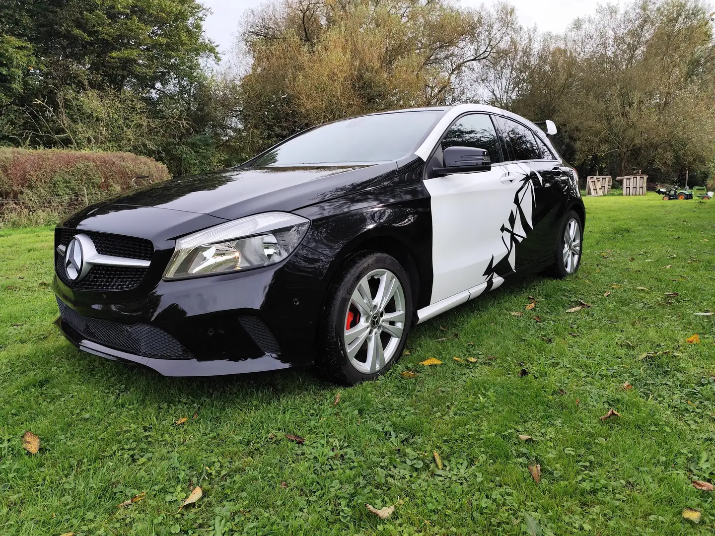 Mercedes-Benz A 180 A 180 Urban Zwart - 2