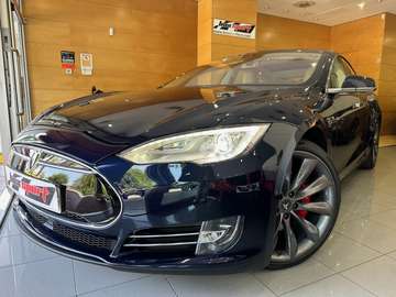P85D AWD