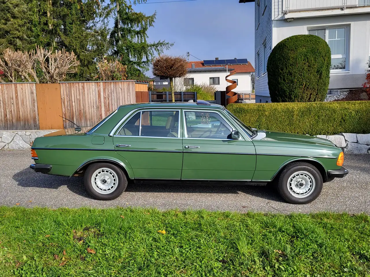 Mercedes-Benz 200 W123, foto 3