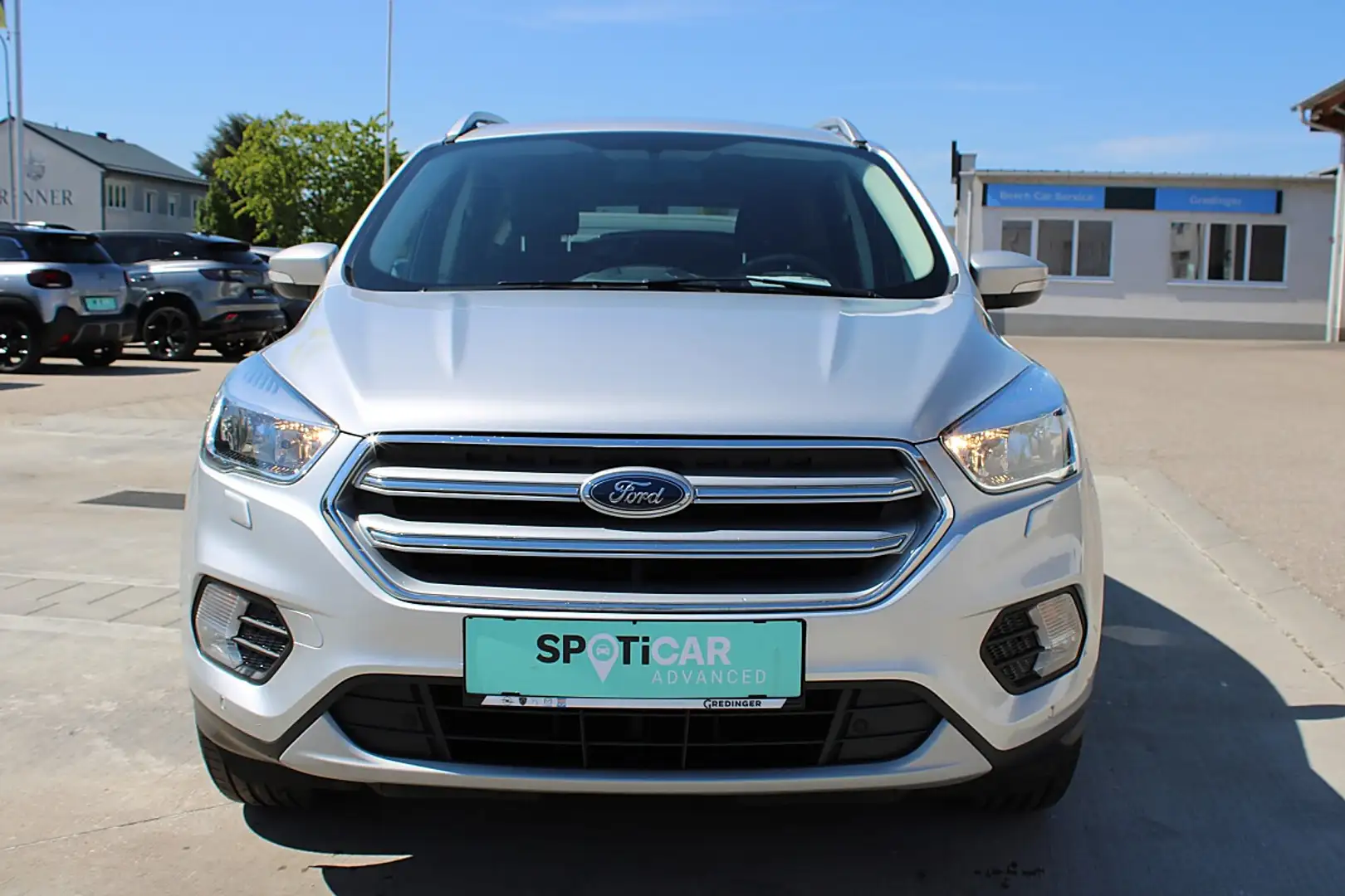 Ford Kuga 1,5 EcoBoost Trend Grau - 2