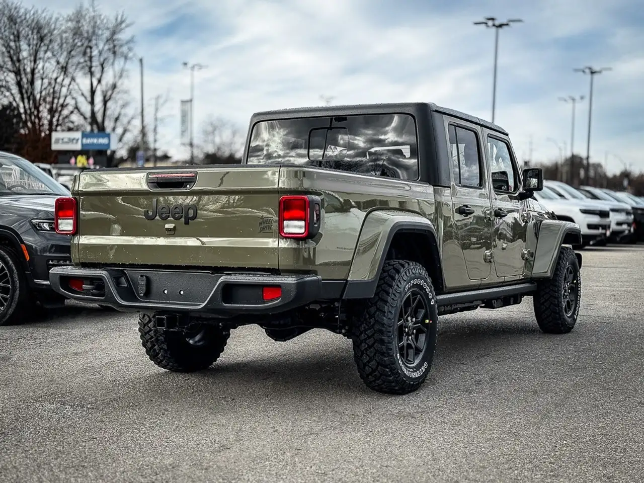 Jeep Gladiator photo Jeep Gladiator