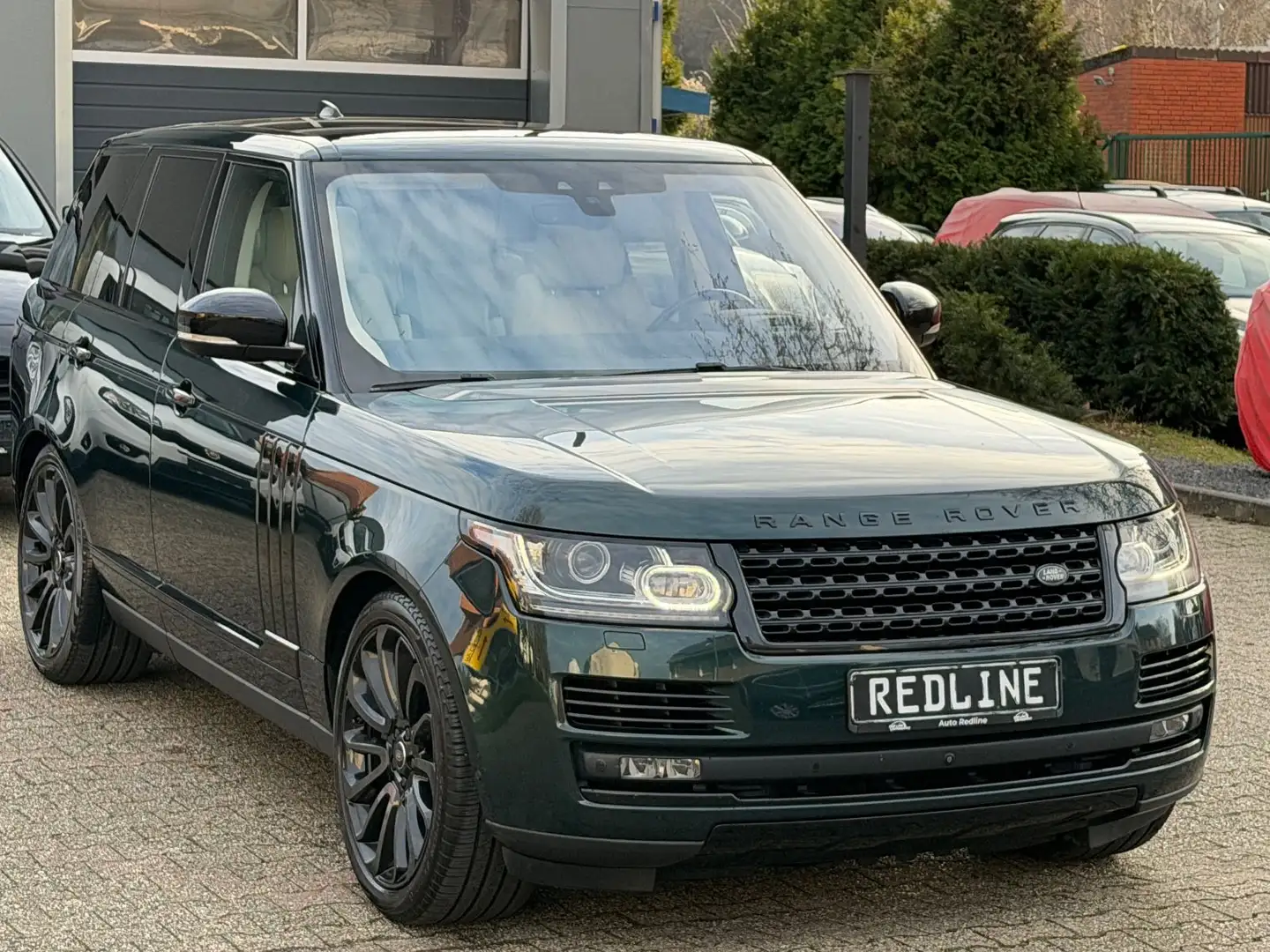 Land Rover Range Rover SV Autobiography /// 1 Hand /// Grün - 2