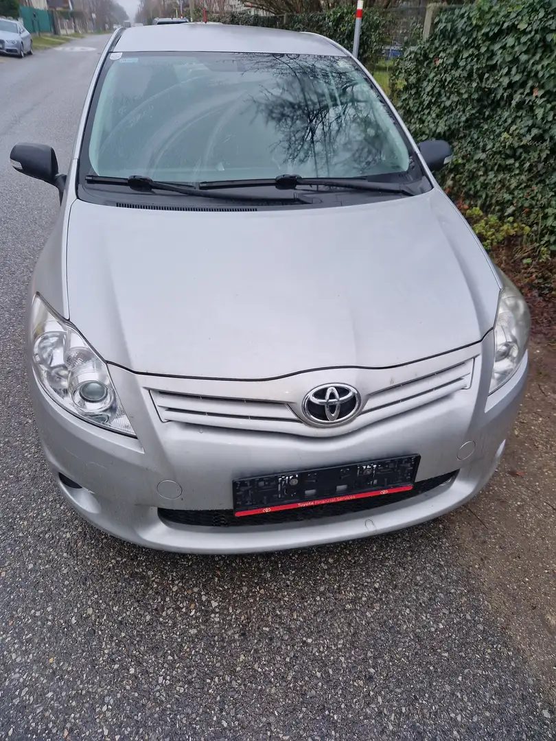 Toyota Auris Auris 1,33 dVVT-i S Silber - 1