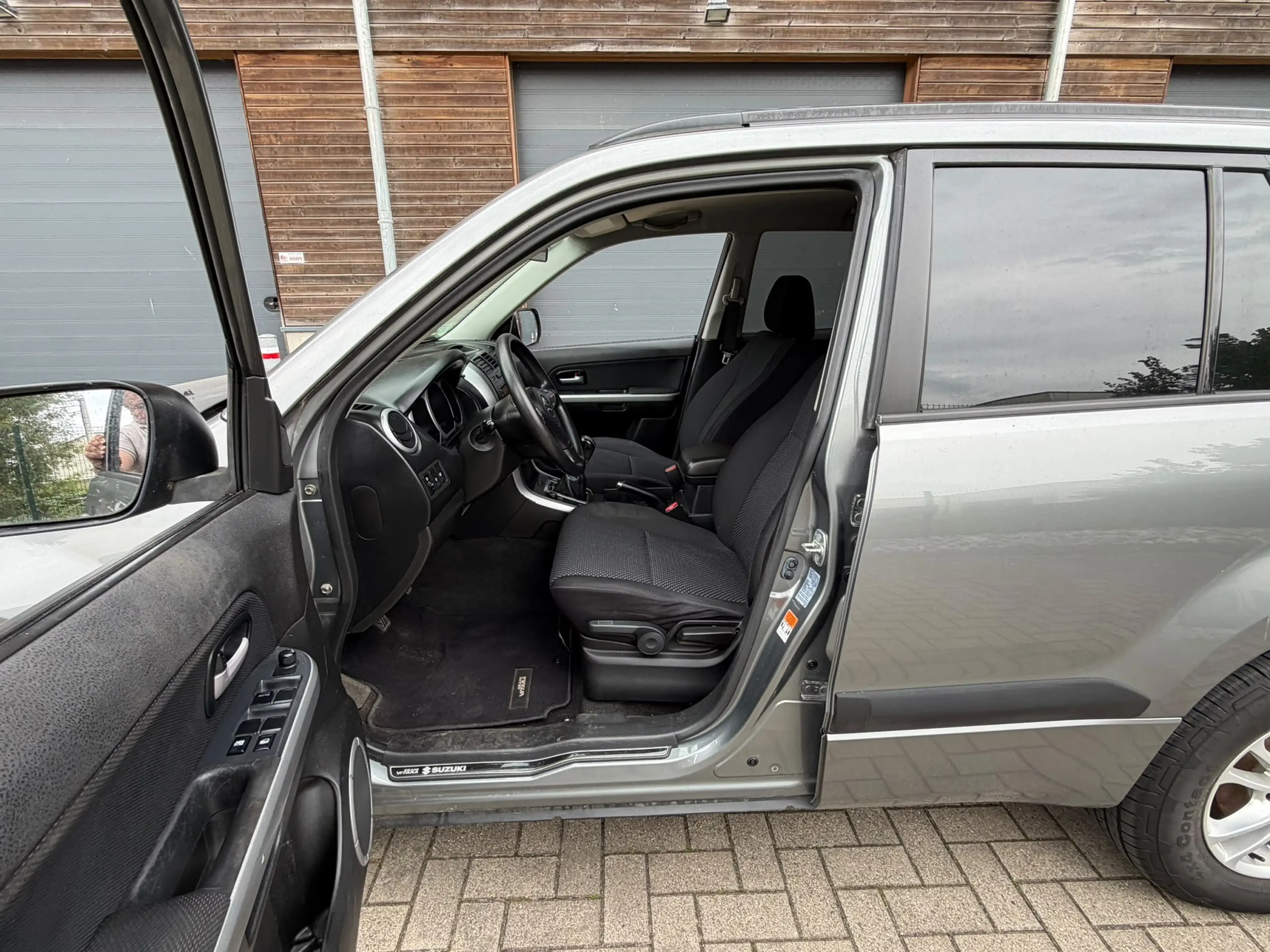 Suzuki Grand Vitara 2.0i JLX Avec CONTROL — photo 8