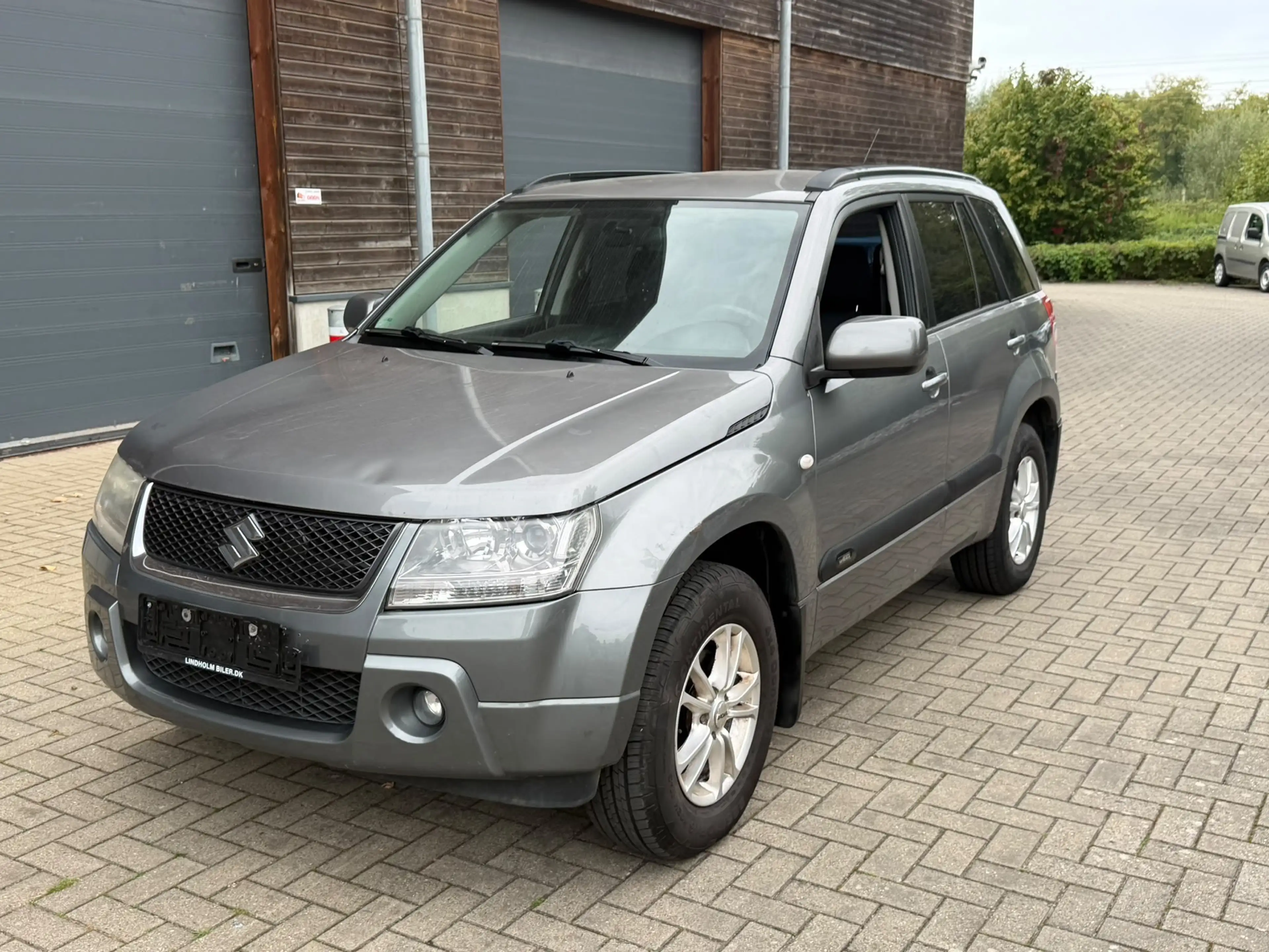 Suzuki Grand Vitara 2.0i JLX Avec CONTROL