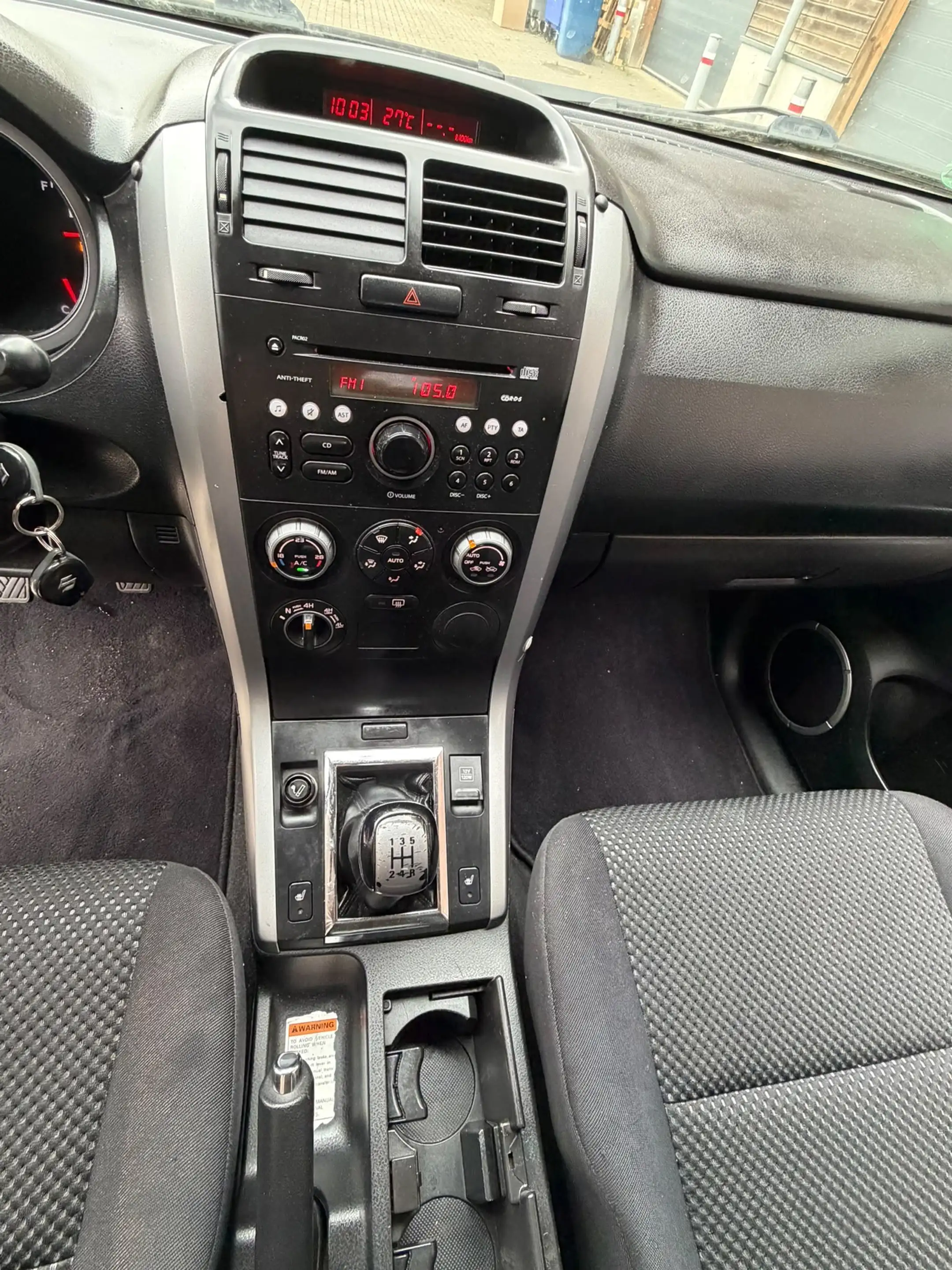 Suzuki Grand Vitara 2.0i JLX Avec CONTROL — photo 12