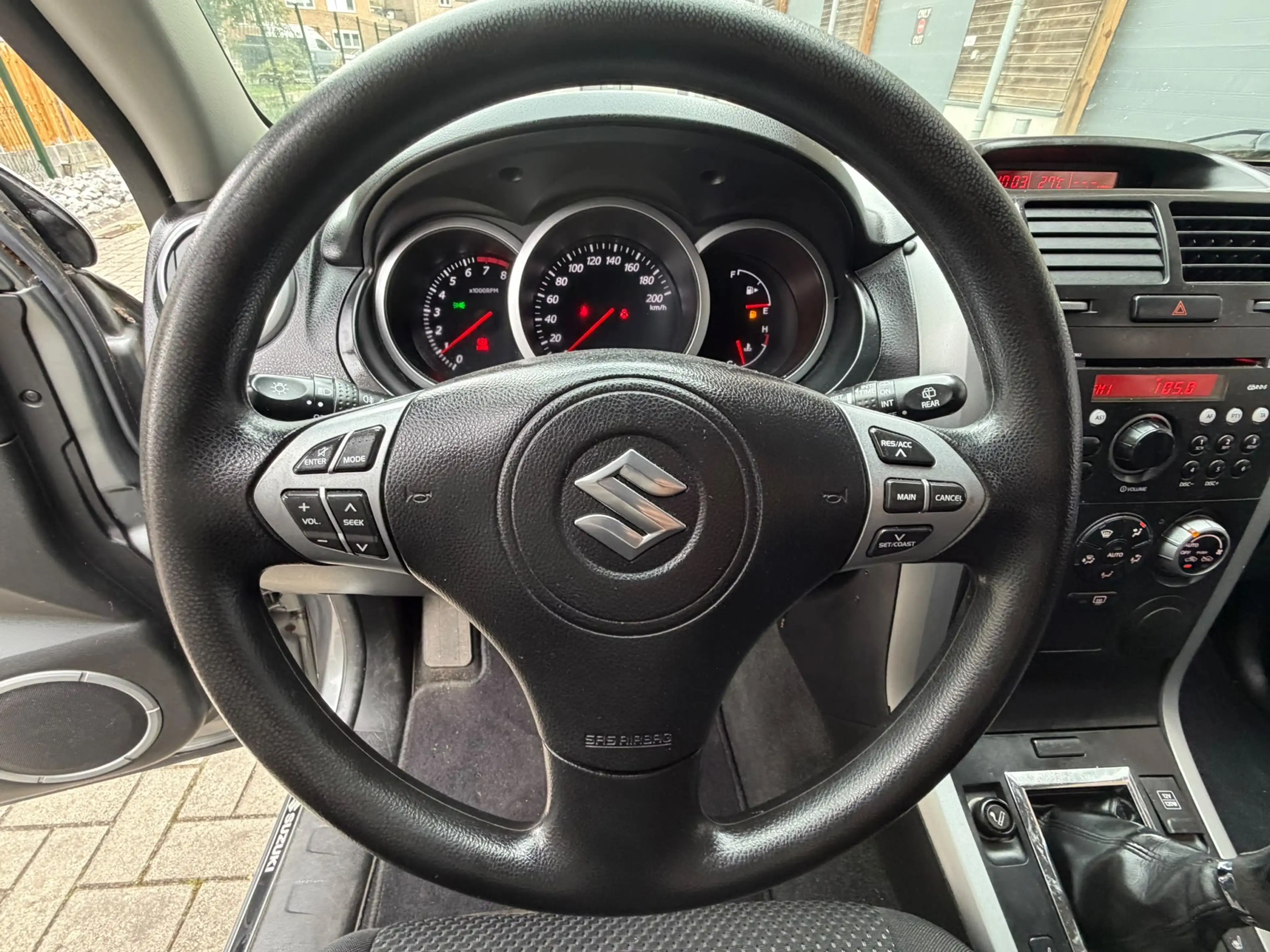 Suzuki Grand Vitara 2.0i JLX Avec CONTROL — photo 14
