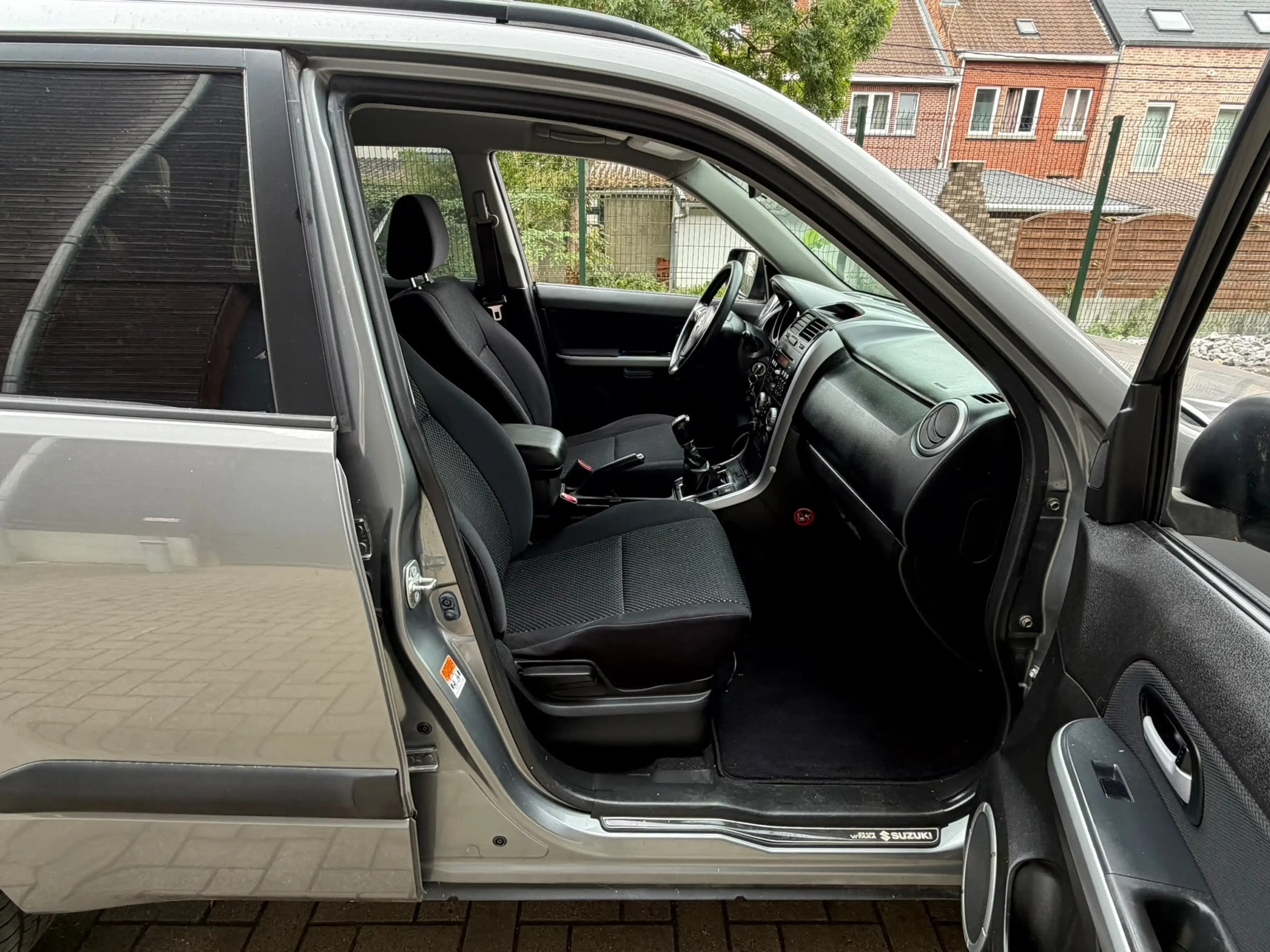 Suzuki Grand Vitara 2.0i JLX Avec CONTROL — photo 10