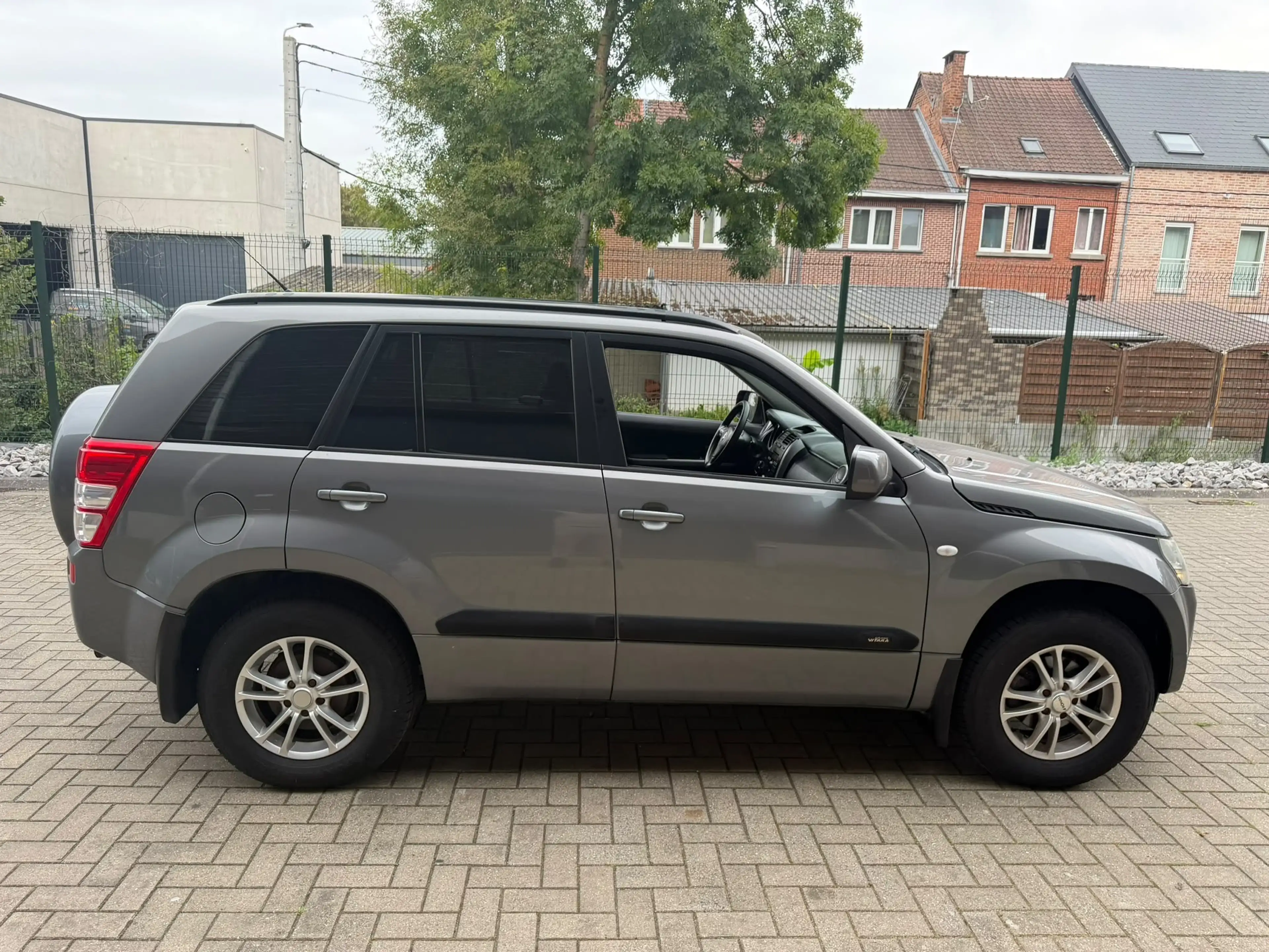 Suzuki Grand Vitara 2.0i JLX Avec CONTROL — photo 5