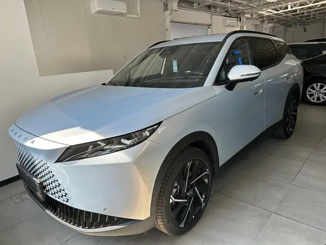 Omoda 7 view 3