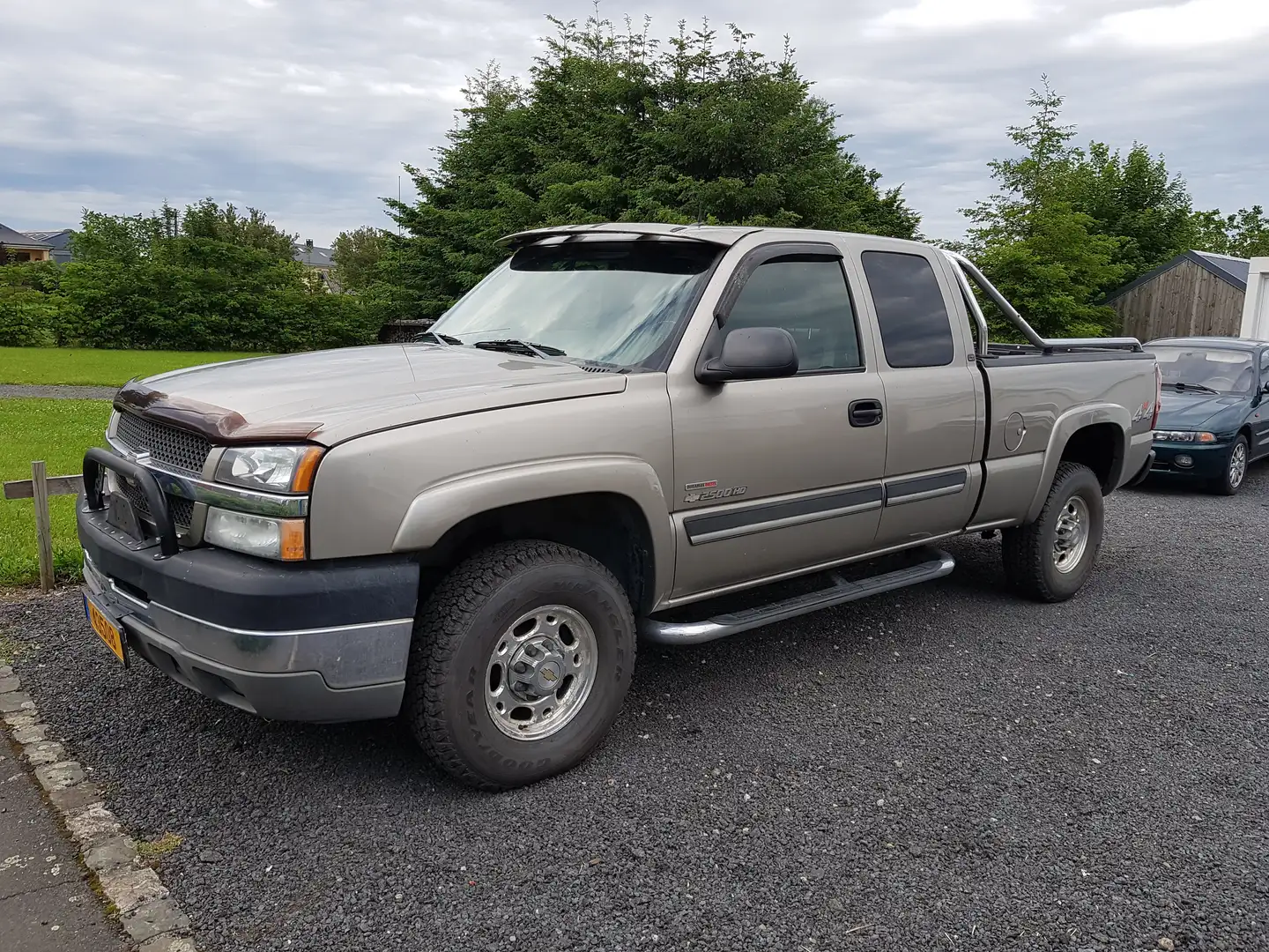 Chevrolet Silverado 2500 Beige - 2