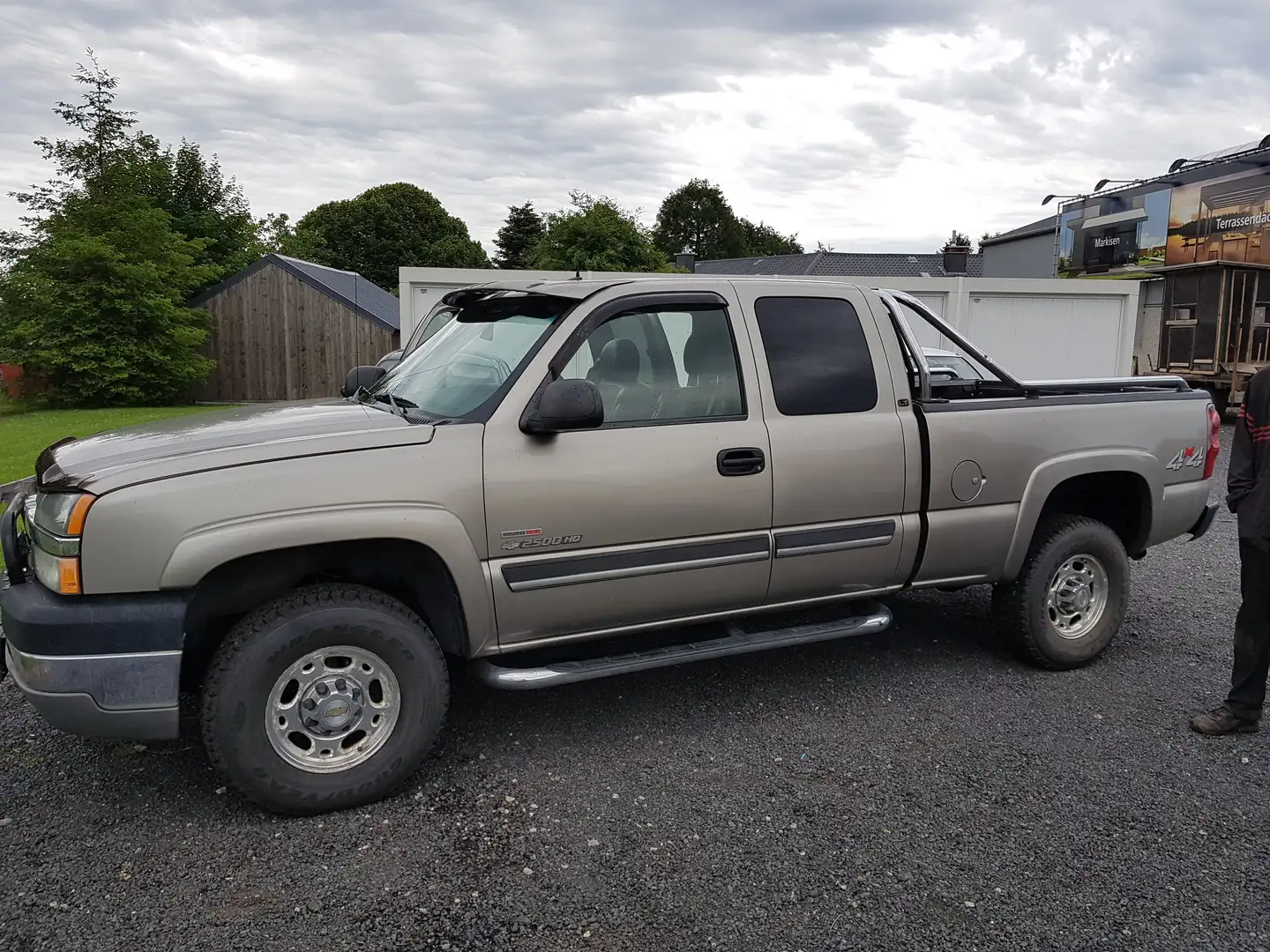 Chevrolet Silverado 2500 Beige - 1