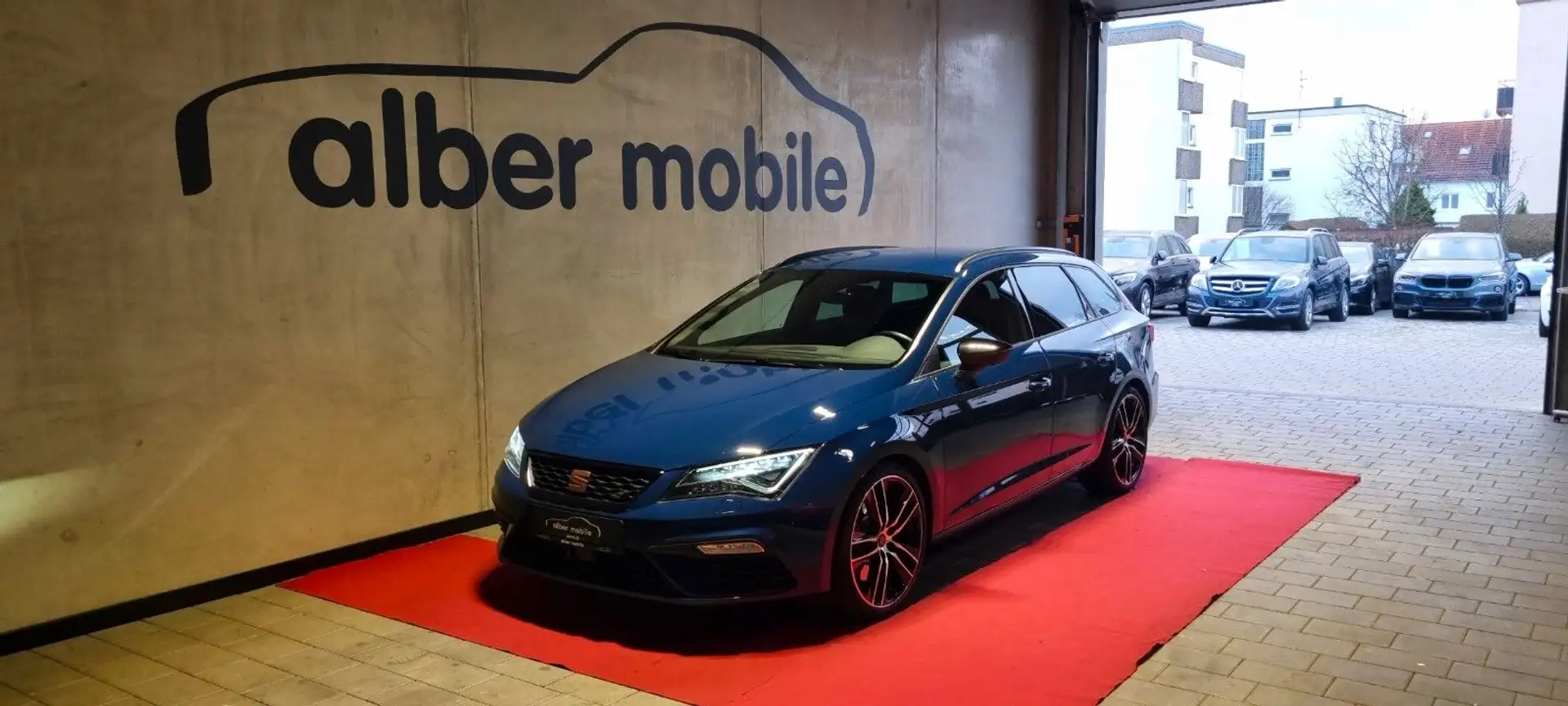 SEAT Leon ST Cupra 300 4Drive Kam ACC Virtual Cockpit Blau - 1