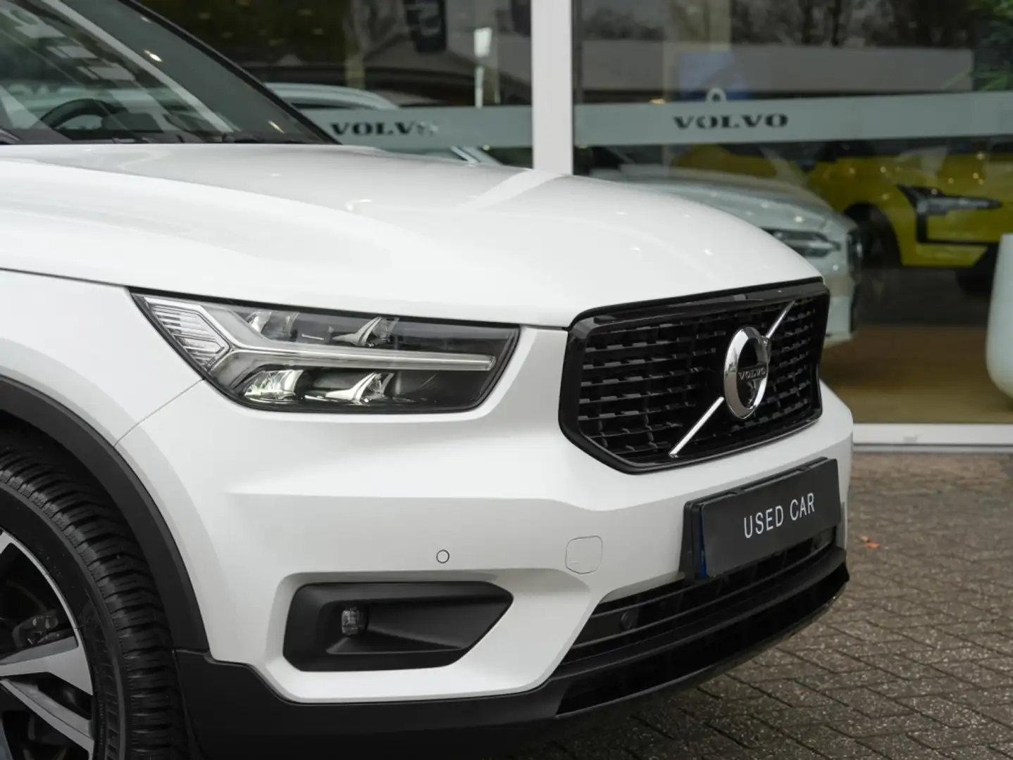 Volvo XC40 T4 190PK R-Design| Panodak| 360Camera| 20''Inch| N Blanco - 2