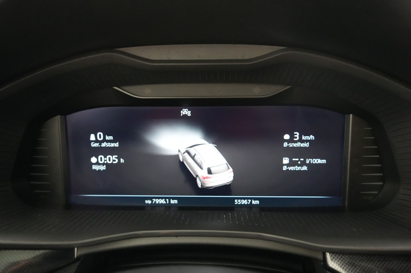 Skoda Kamiq 1.5 TSI DSG Style LED GPS PDC CAM Pano Keyless Car — photo 14