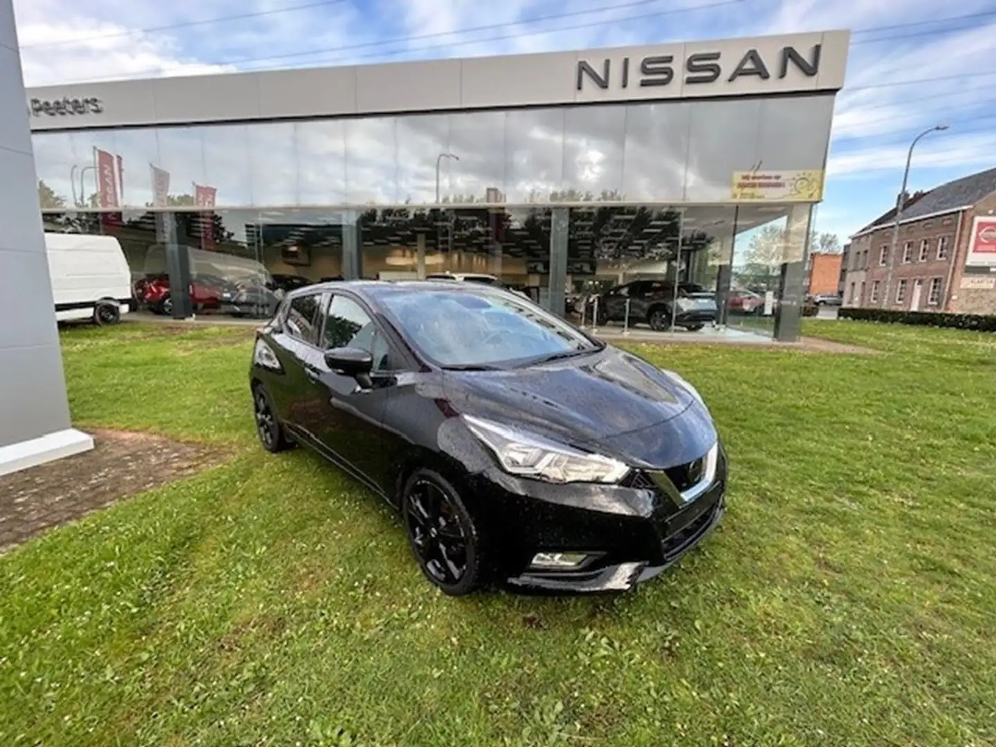 Nissan Micra N-Sport Negro - 2