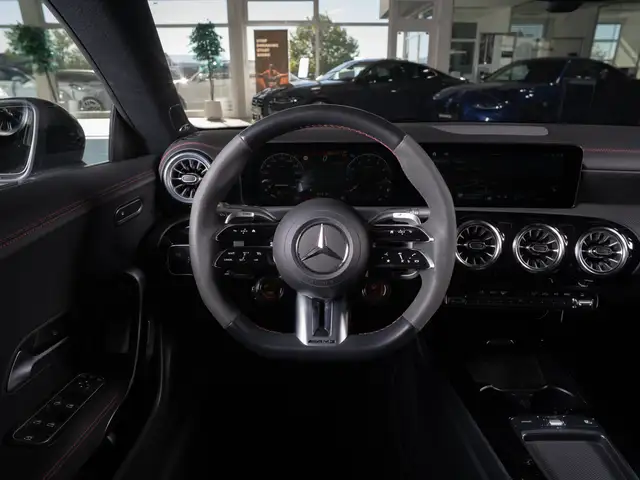 Mercedes-Benz CLA view 13