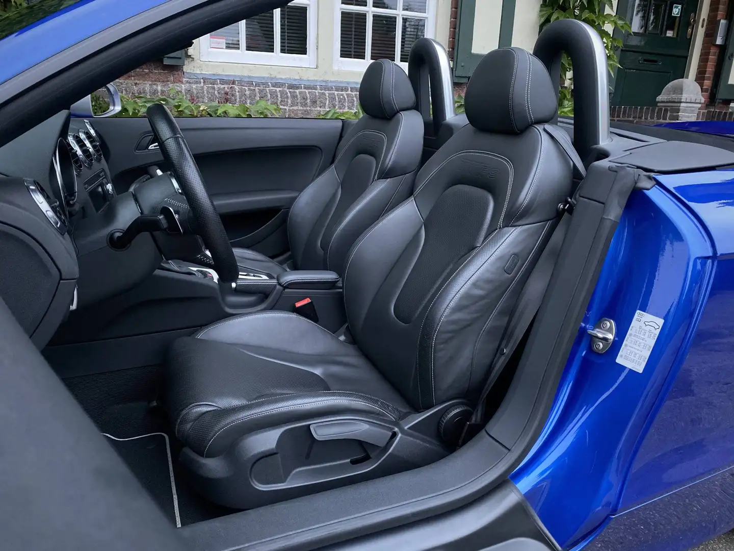 Audi TT RS TT RS Roadster 2,5 TFSI quattro S-tronic Blau - 2