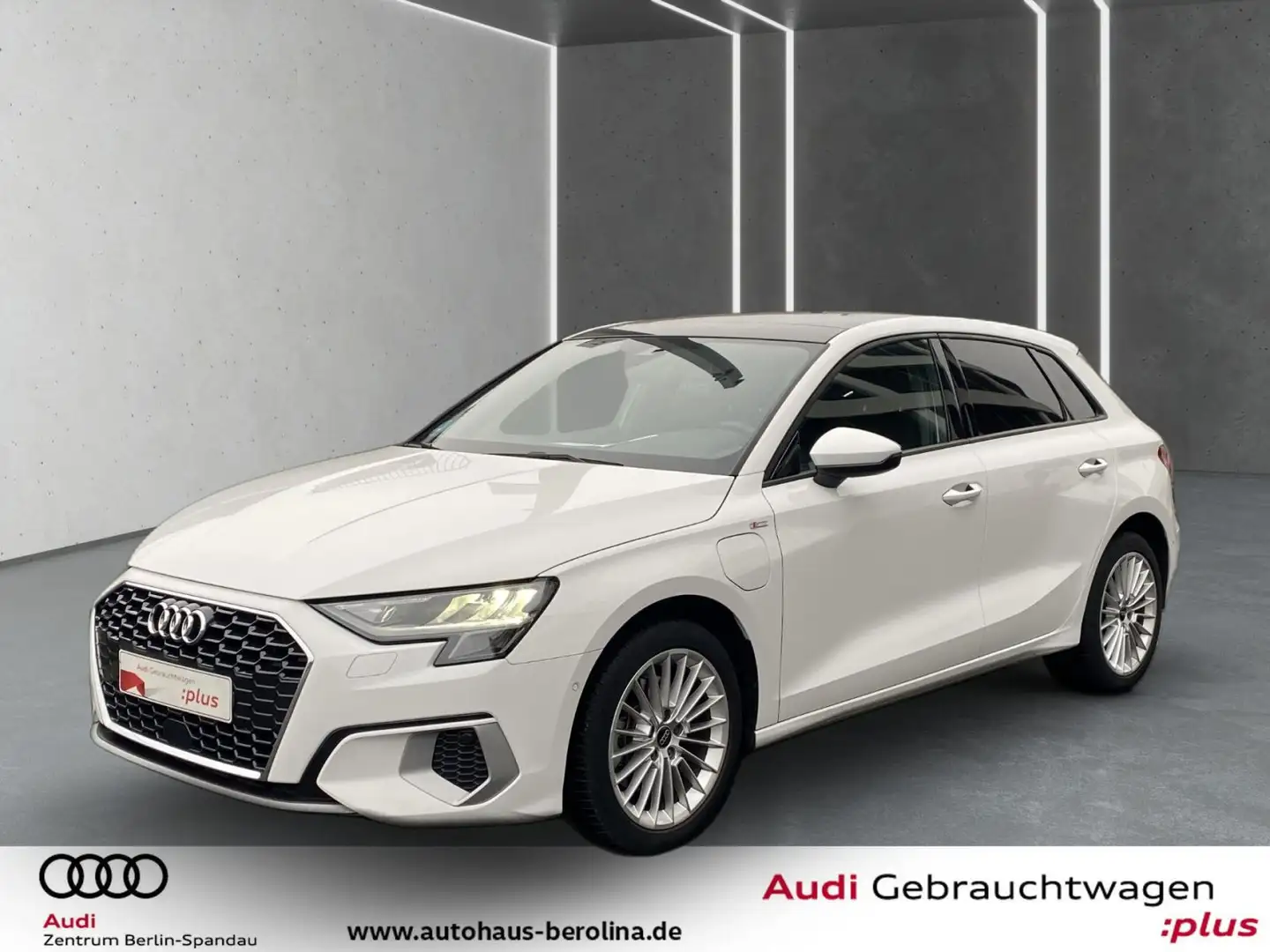 Audi A3 40 TFSI e Adv. S tronic *PANO*SHZ* Weiß - 2