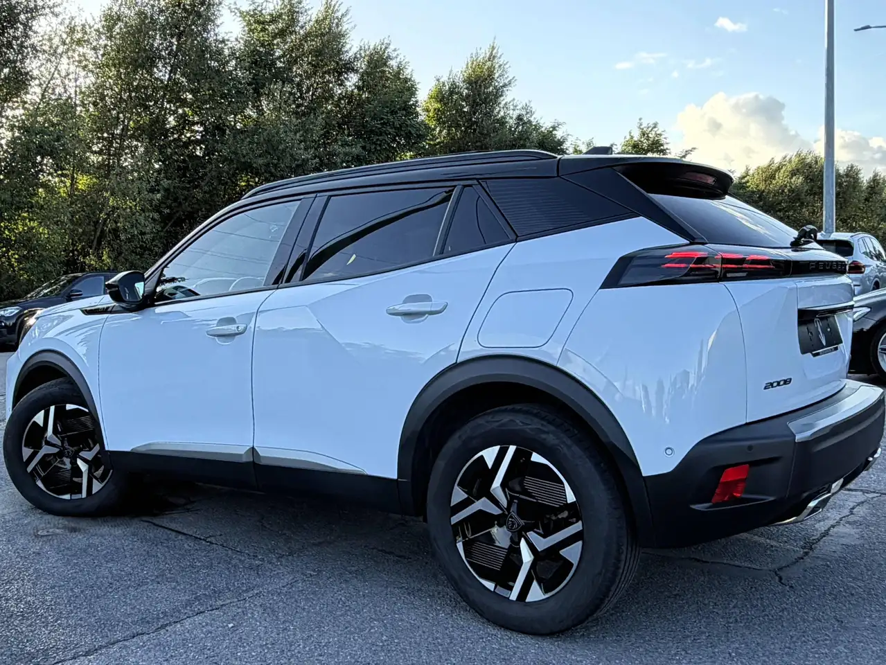 Peugeot 2008 1.2 Hybrid GT e-DCS GT Sièges électrique Massant/PANO/CAMERA/FULL LED/CARPLAY/COCKPIT/KEYLESS/GARANTIE 2030, миниатюра 5