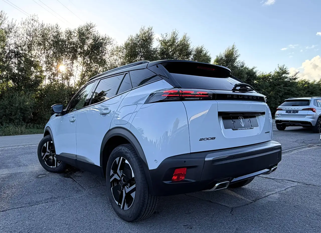 Peugeot 2008 1.2 Hybrid GT e-DCS GT Sièges électrique Massant/PANO/CAMERA/FULL LED/CARPLAY/COCKPIT/KEYLESS/GARANTIE 2030, миниатюра 6