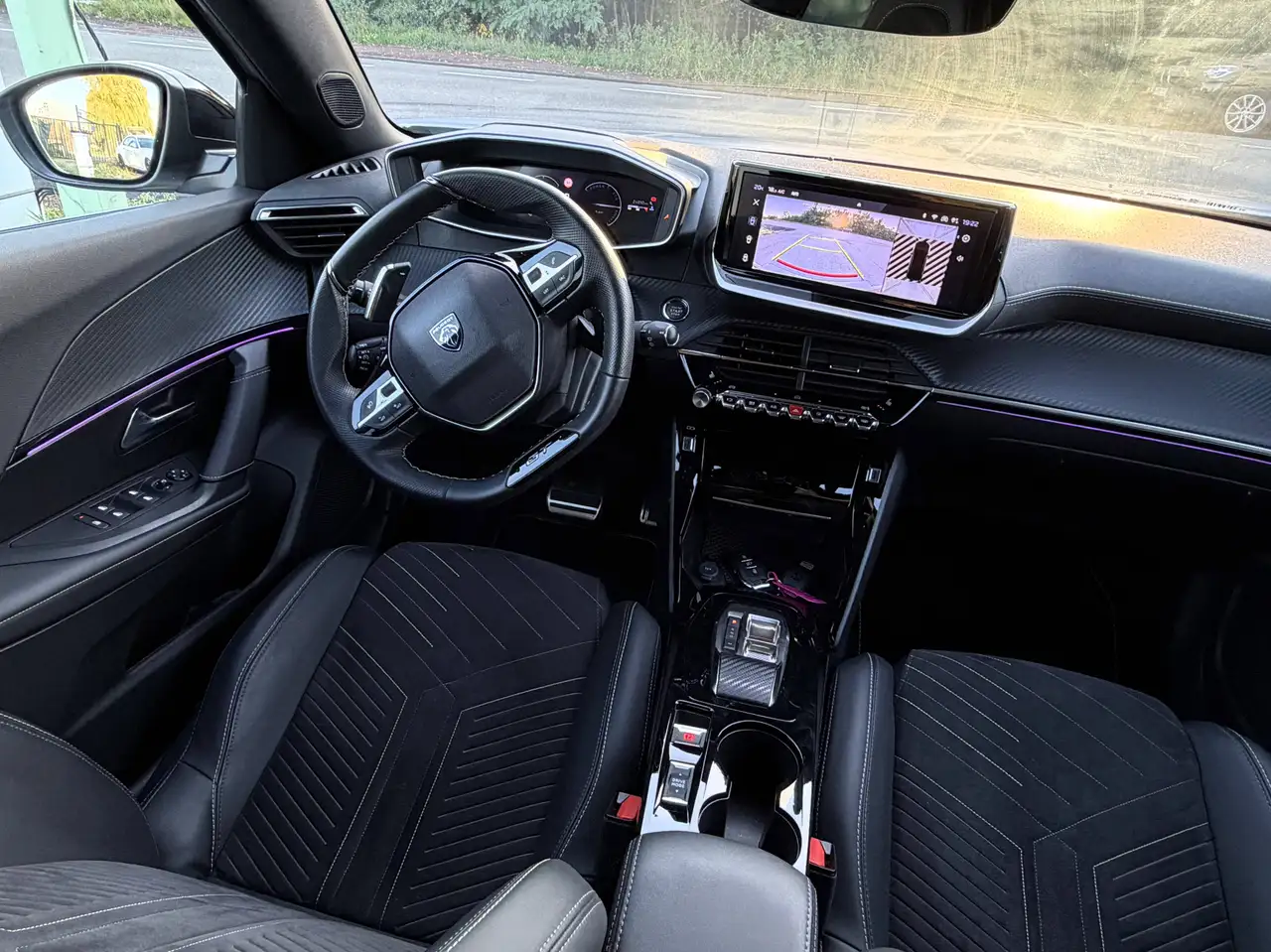 Peugeot 2008 1.2 Hybrid GT e-DCS GT Sièges électrique Massant/PANO/CAMERA/FULL LED/CARPLAY/COCKPIT/KEYLESS/GARANTIE 2030, миниатюра 21