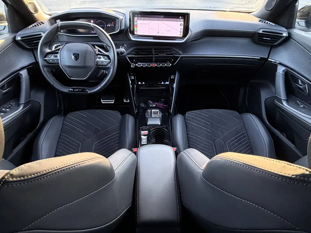 Peugeot 2008 1.2 Hybrid GT e-DCS GT Sièges électrique Massant/PANO/CAMERA/FULL LED/CARPLAY/COCKPIT/KEYLESS/GARANTIE 2030, миниатюра 13