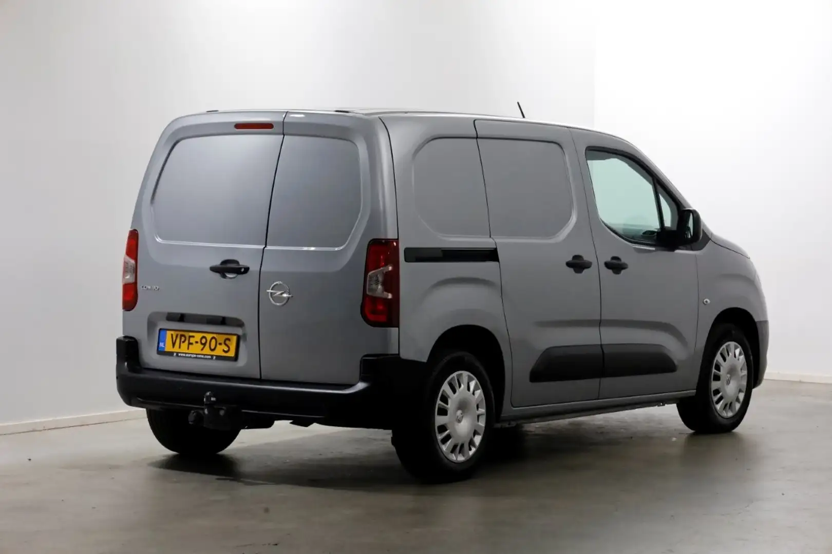 Opel Combo 1.5D 102pk L1H1 Edition Airco/Navi/Trekhaak 02-202 Gris - 2